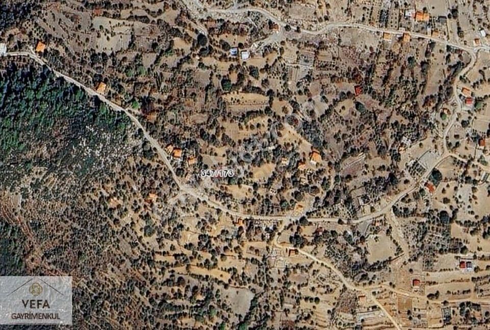 *fiyat Düştü* Söğüt Köyünde, Yola 35mt Mesafede, 147 M2 Tarla