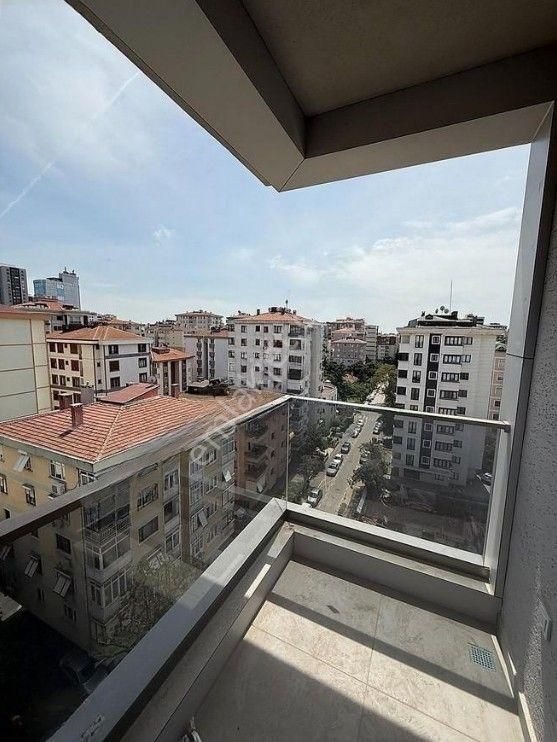 Eriş Emlak Dan Kozyatağı'nda Yeni Binada Net 80m2 Balkonlu 2+1 Güney Daire