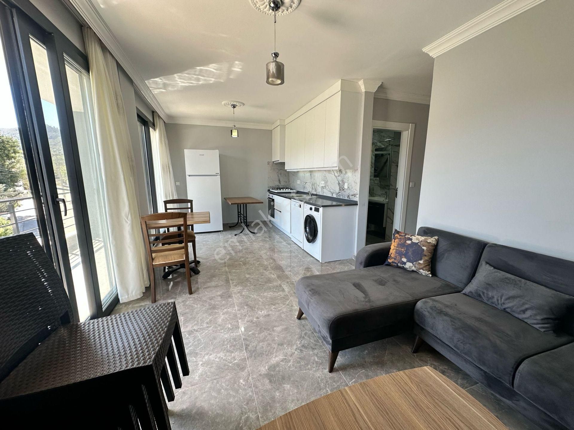 Selimiye'de Deniz Gören 2+1 Eşyalı Kiralık Daire
