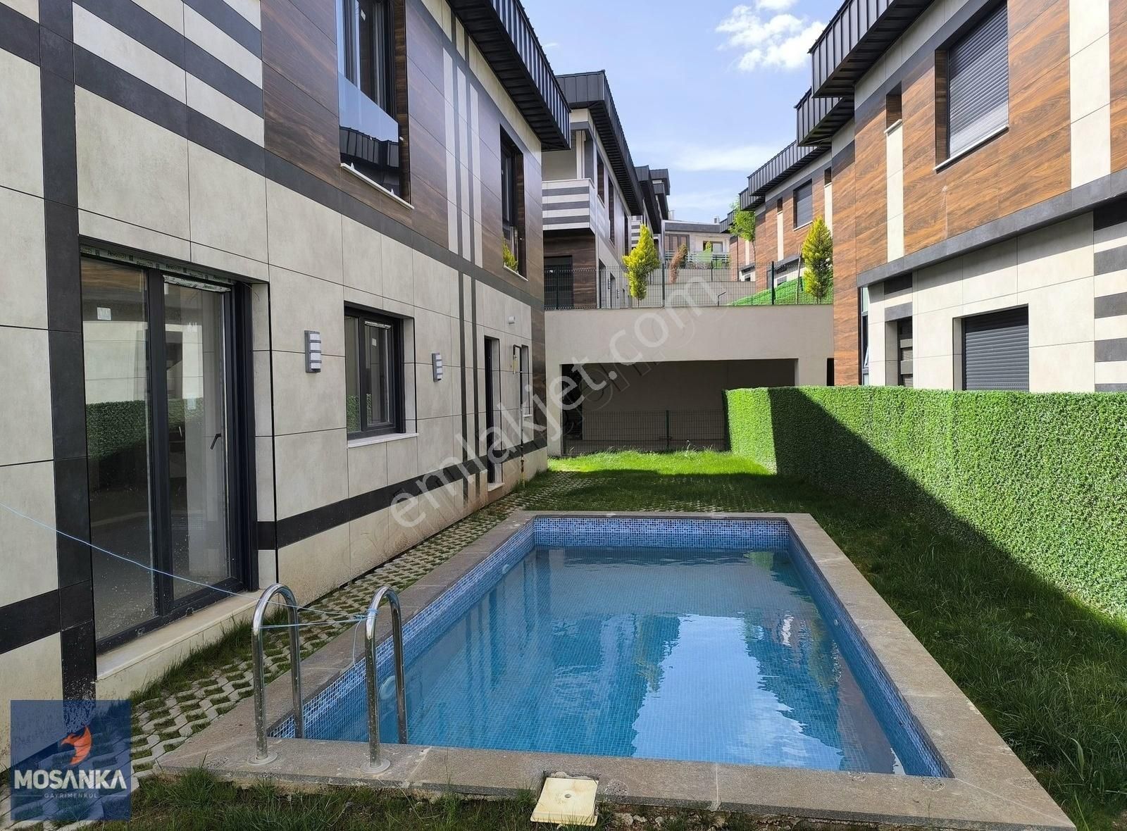 Mosanka'dan Şehirgösteren'de Orman Cephe Havuzlu 6+1 Villa