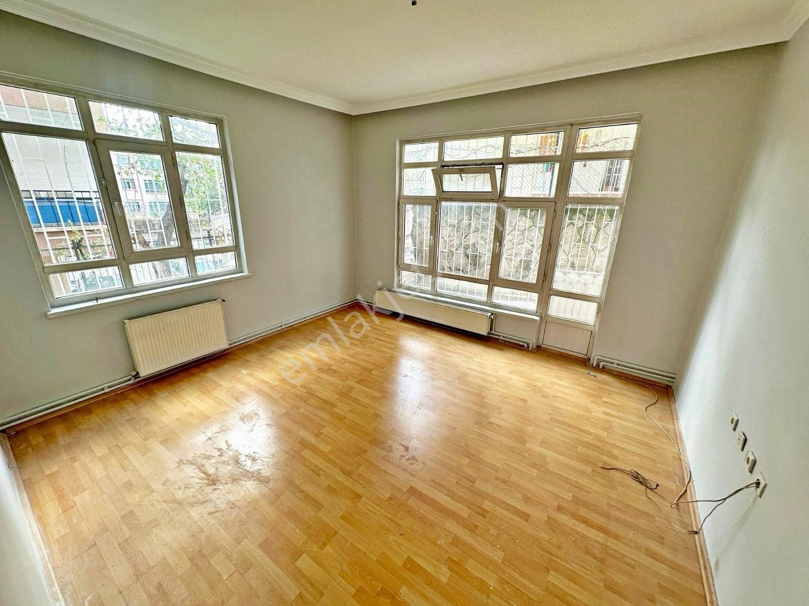 Hakan'dan Tevfik Sağlam Caddesi Üzeri 3+1 Bağımsız