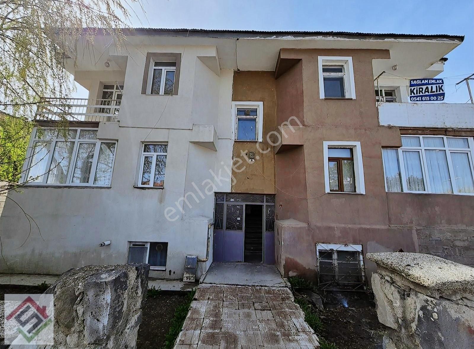 Sağlam'dan Merk.yerde Ana Cadde Üzeri-güney Batı Cep.kiralık 2+1