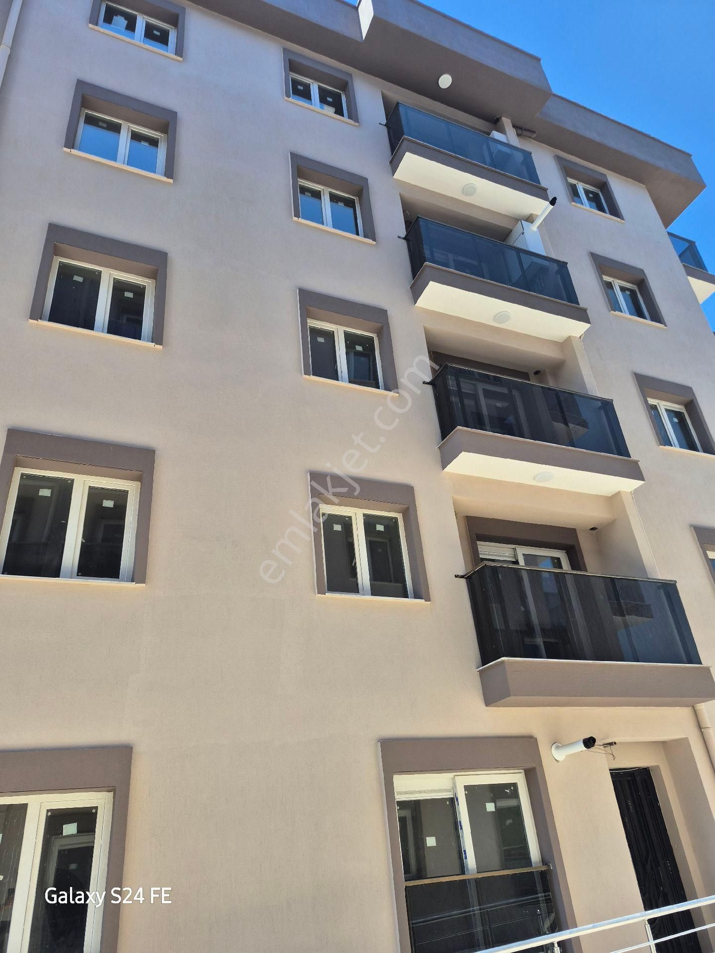 Bornova Doğanlar Da 2+1 Satılık Lüks Daire - Görsel 2