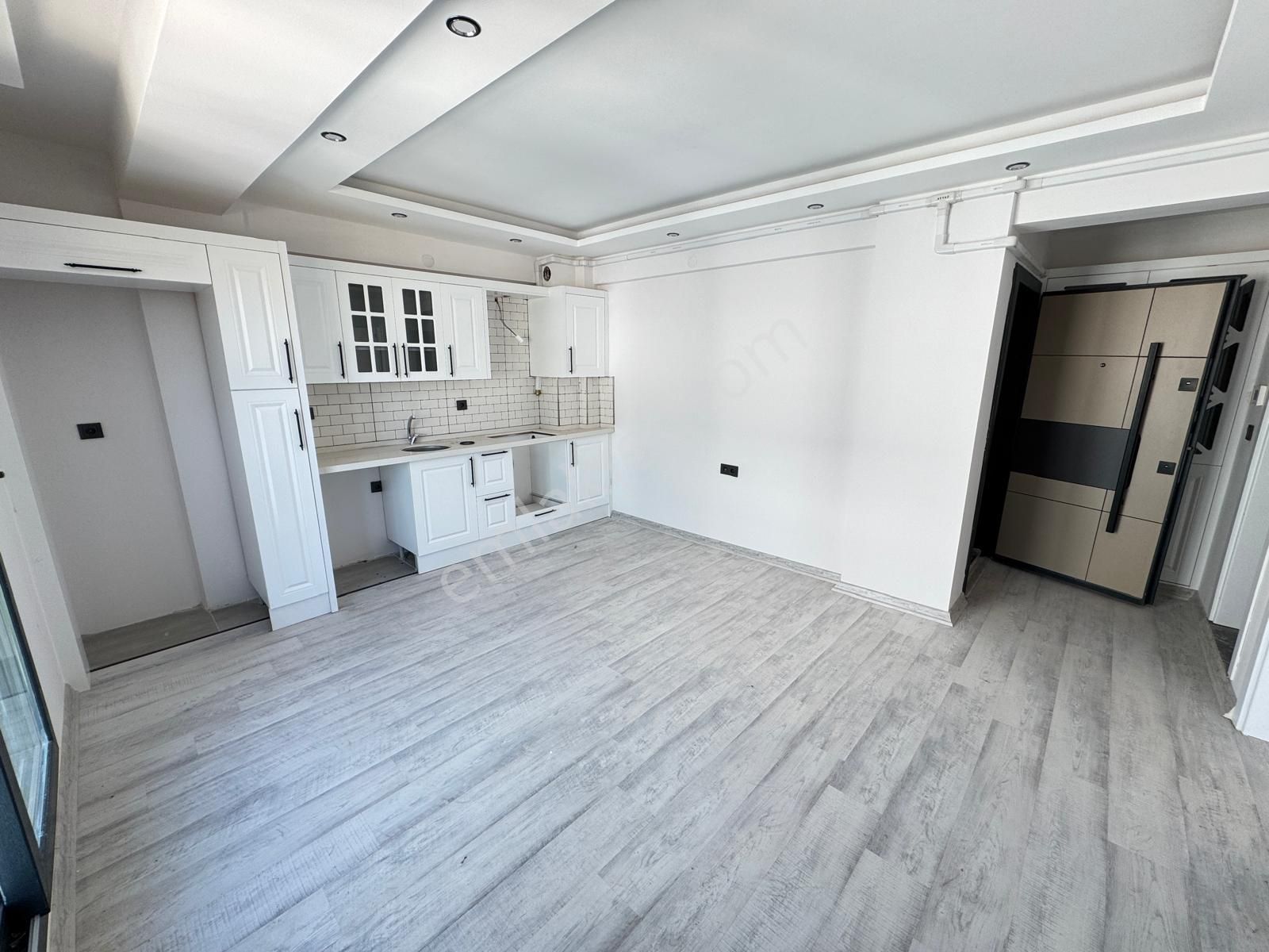 Zeki Emlak'tan Manisa Muradiye'de Kiralık 1+1 Sıfır Daire.