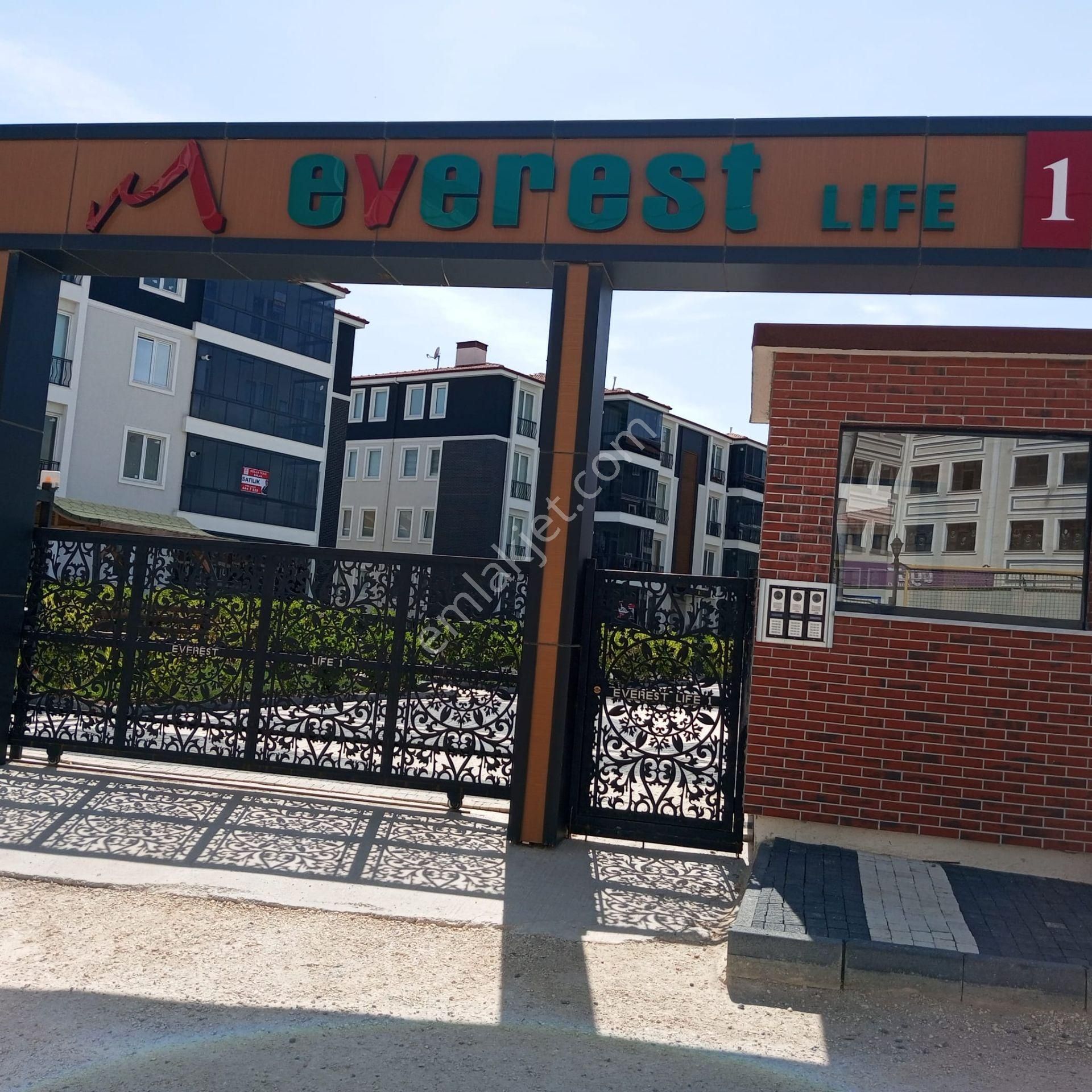 Everest Life Sitesi 3+1 Satılık Daire