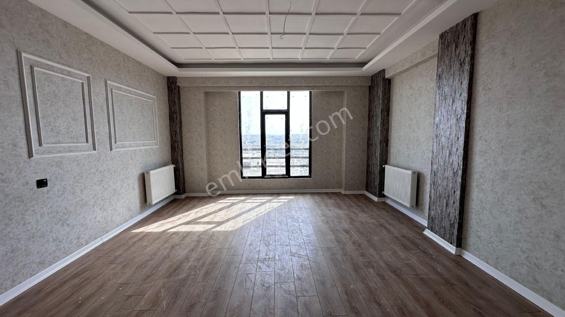 Cadde 17 Emlaktan Satılık 3+1 Daire