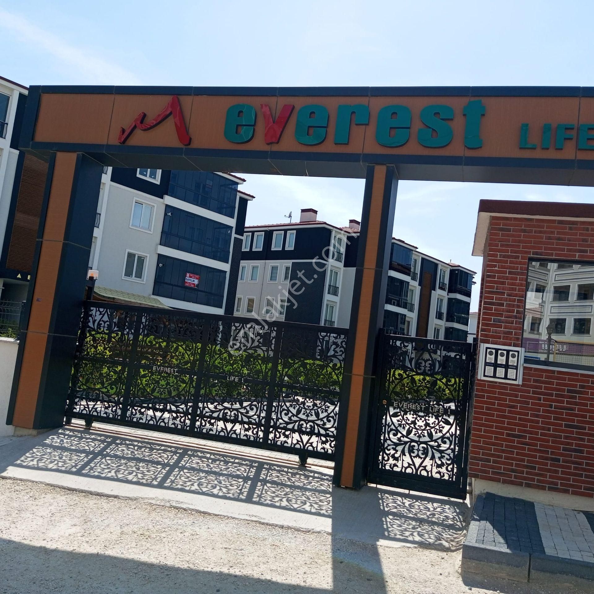 Everest Life Sitesi 1+1 Satılık Daire