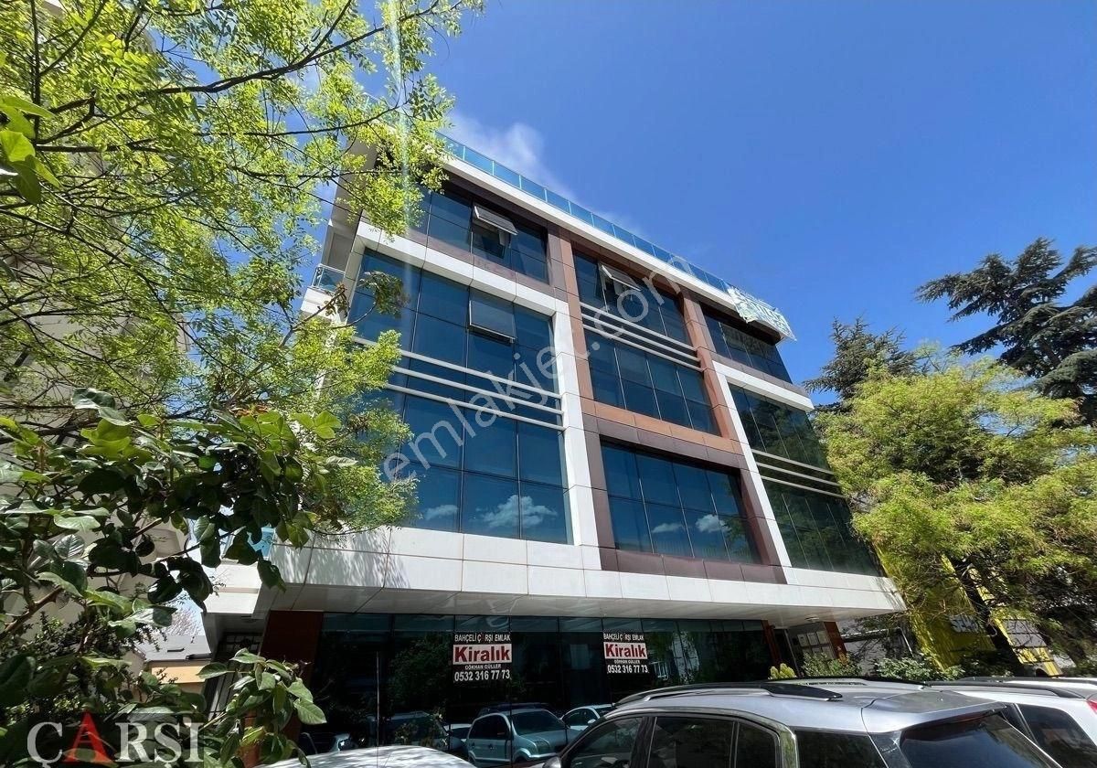 Çarşı"dan Ergin Sokakta İş Merkezinde Ön Cephede Prestijli Şık Ofis
