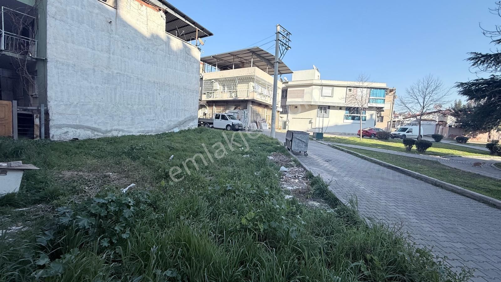 Bayraklı Onur Mah. Cadde Üzeri Köşe Parsel İmarlı Satılık Arsa