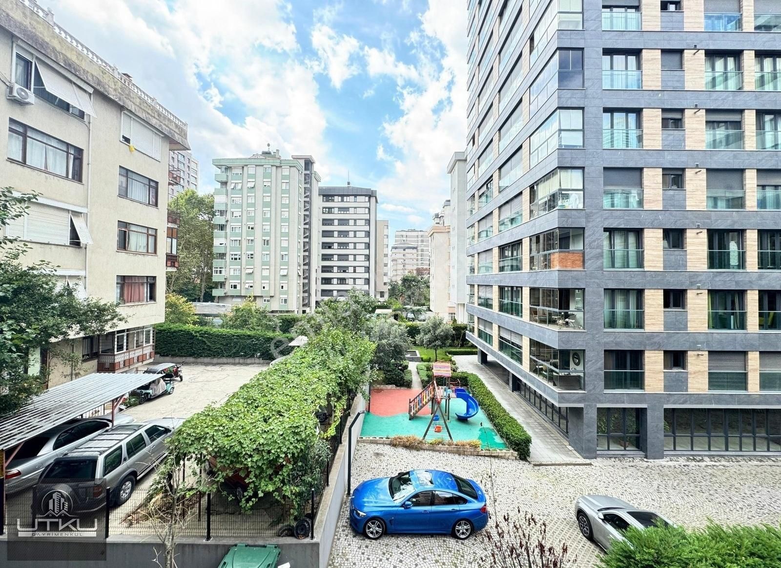 Utku'dan Fenerbahçe'de Sahile Yakın 140 M² Sıfır 3+1 Daire