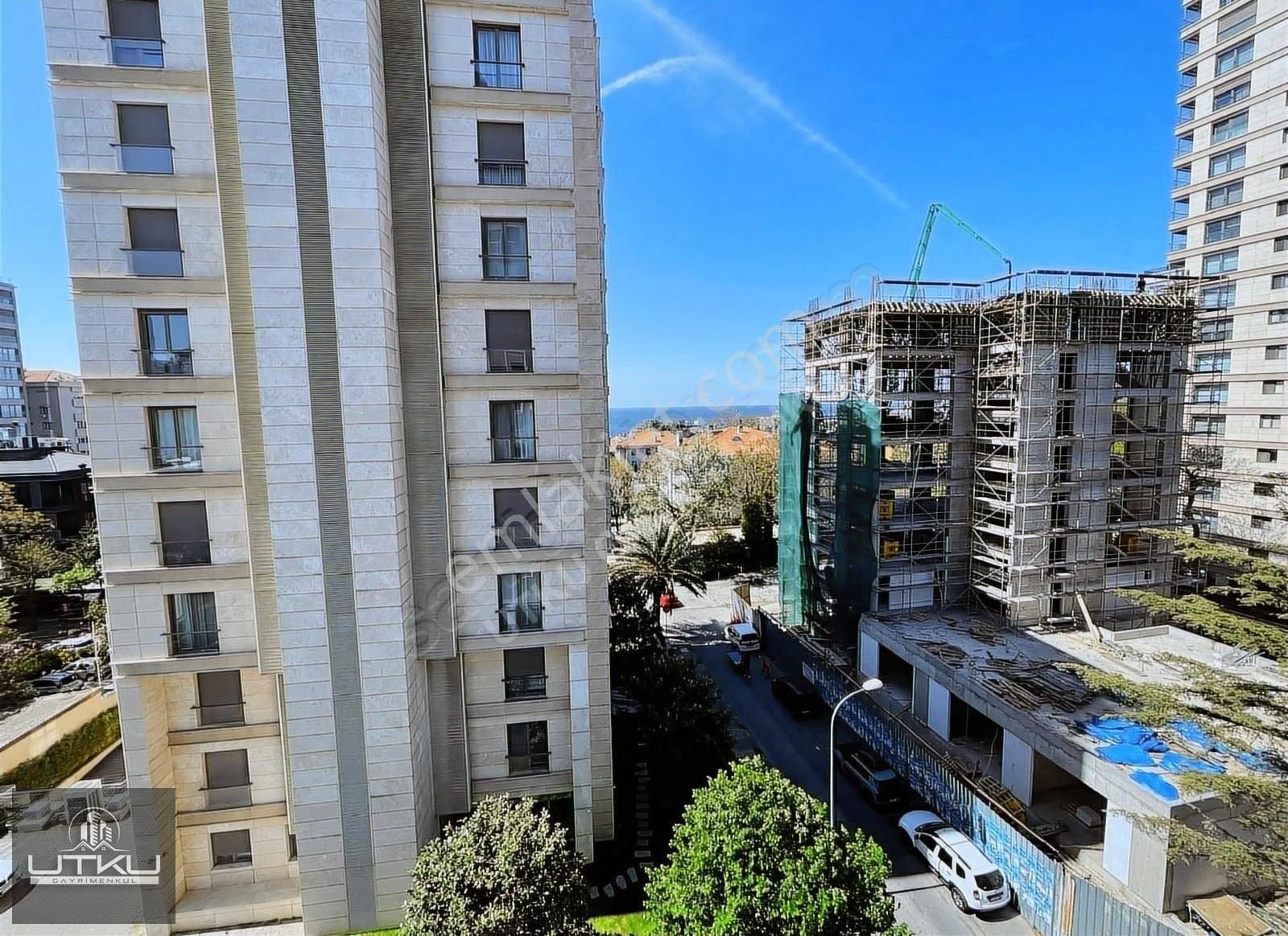 Utkudan Caddebostan'da Kısmi Deniz Manzaralı Mimari Dekorlu 4+1
