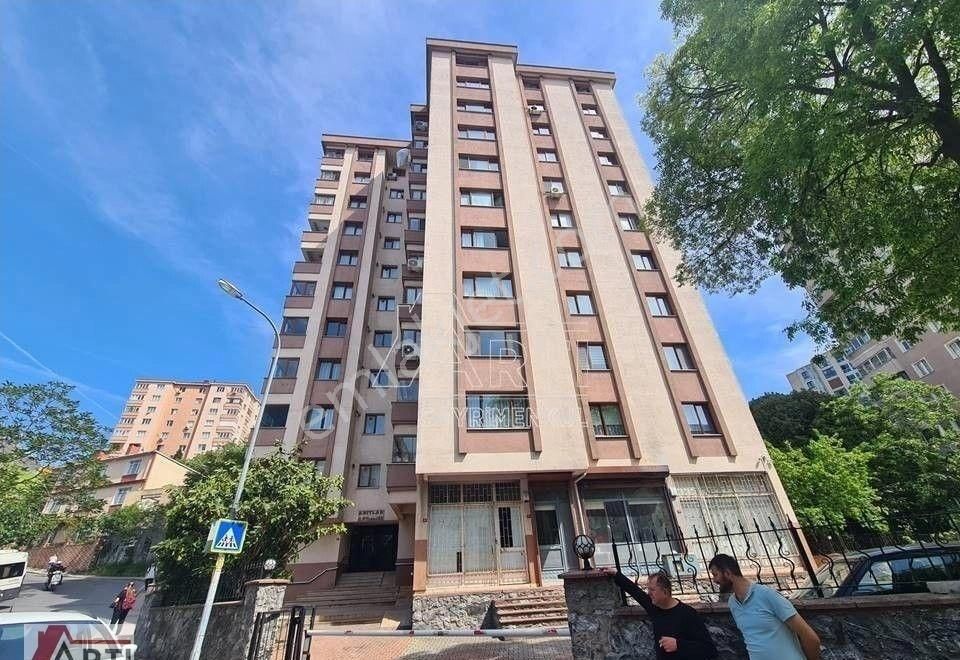 Kadıköy Sahrayıcedit De Metro Yakını Balkonlu Geniş 3+1 Satılık Daire