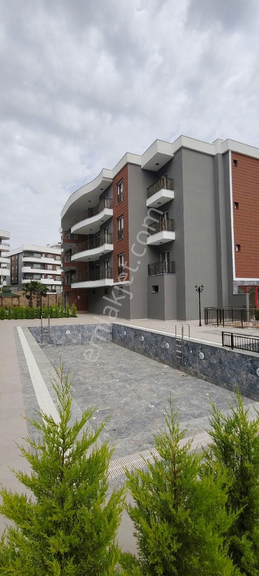 Kuşadası Değirmendere De Seçenekli Daire Seçimlerimizle