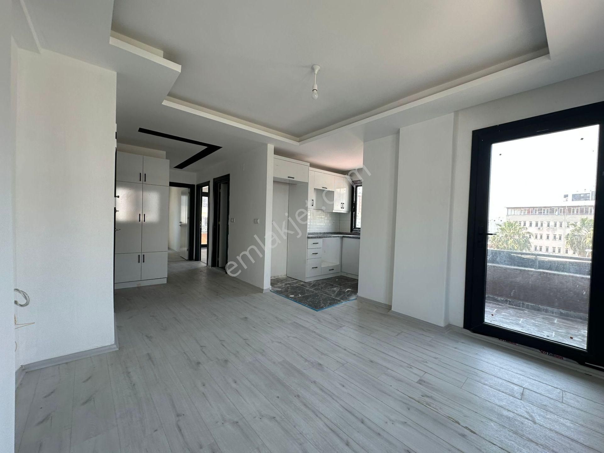 Ata'dan Erdemli Alata'da 2+1 Kiralık Daire.