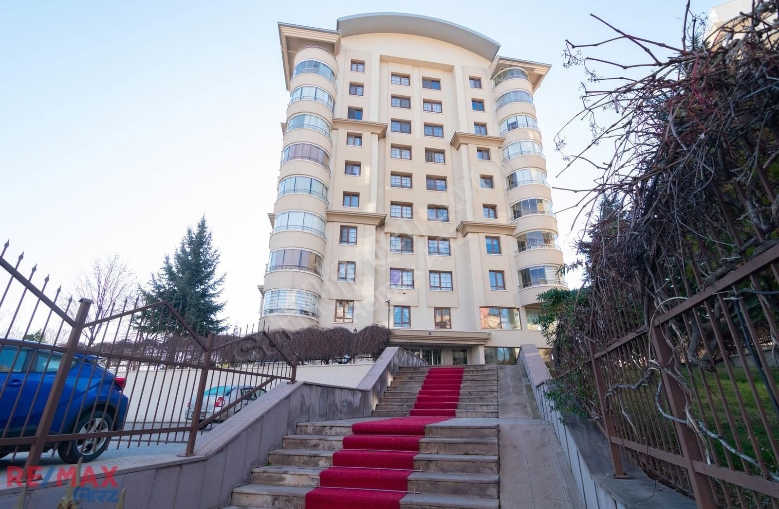 Yaşamkent Alaçay Evleri'nde Eşsiz Manzaralı 4+1 Lüks Daire