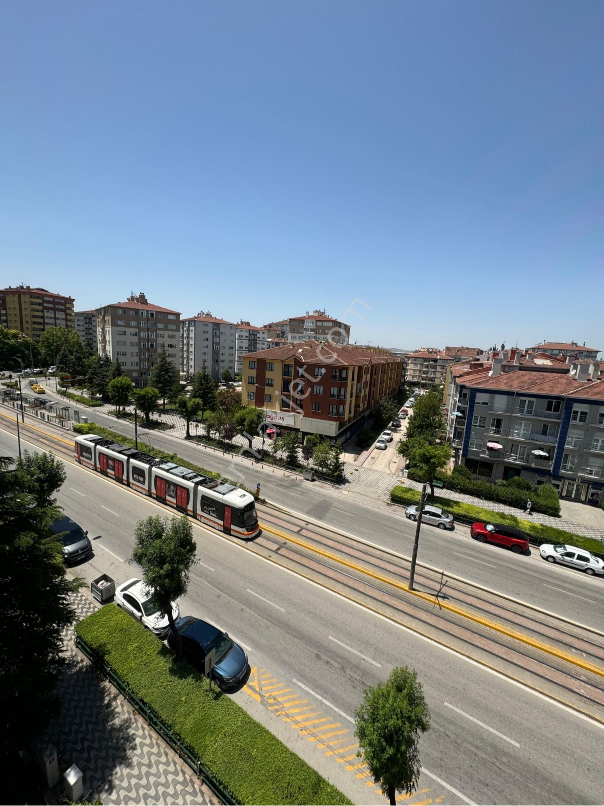 Sahibinden Yenilenmiş 2+1 Cadde Üzeri Dairemiz Opsiyonlanmıştır