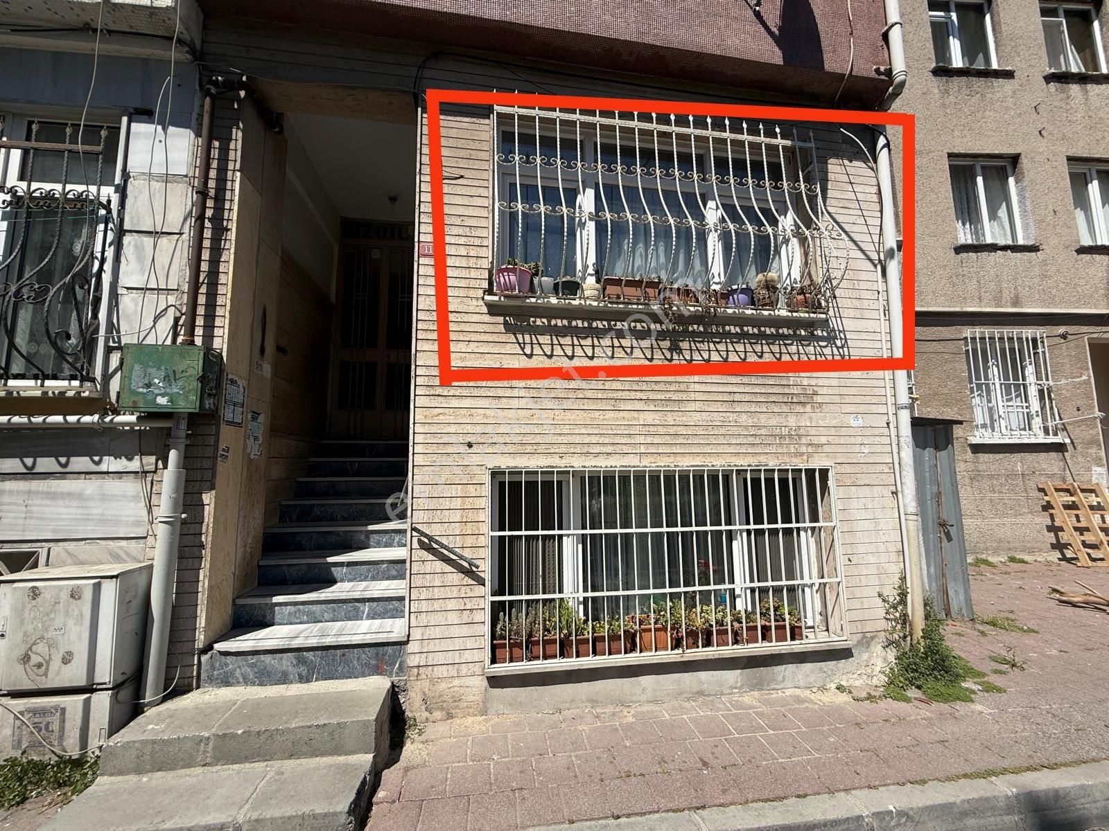 Hırka-i Şerif Mah. | 2+1 | 70 M² | Yüksek Giriş | Kiralık Daire