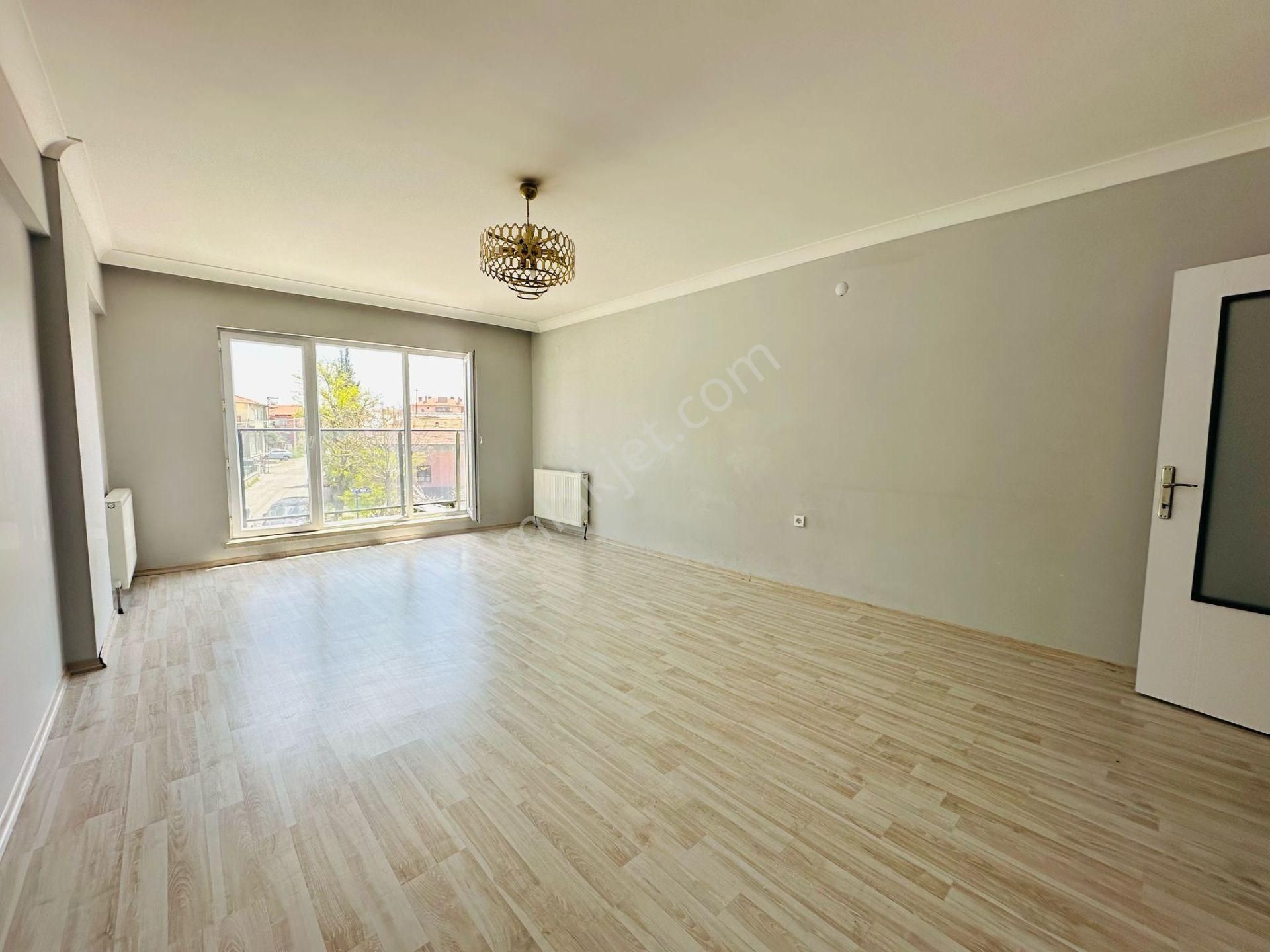 Battalgazi Mahallesinde Asansörlü Ebeveyn Banyolu 3+1 Ara Katta Full Yapılı Satılık Daire !! - Görsel 2