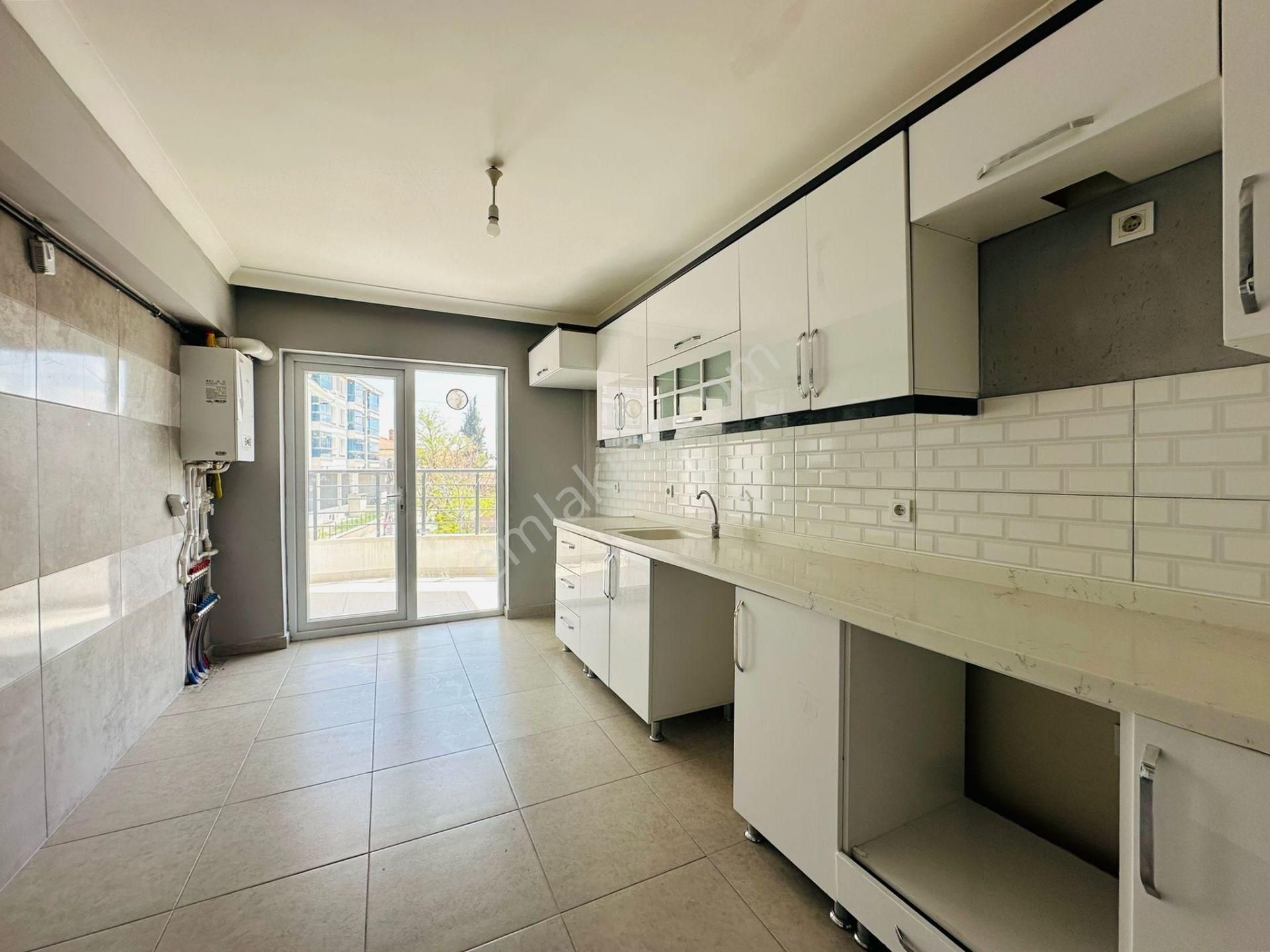 Battalgazi Mahallesinde Asansörlü Ebeveyn Banyolu 3+1 Ara Katta Full Yapılı Satılık Daire !! - Görsel 7