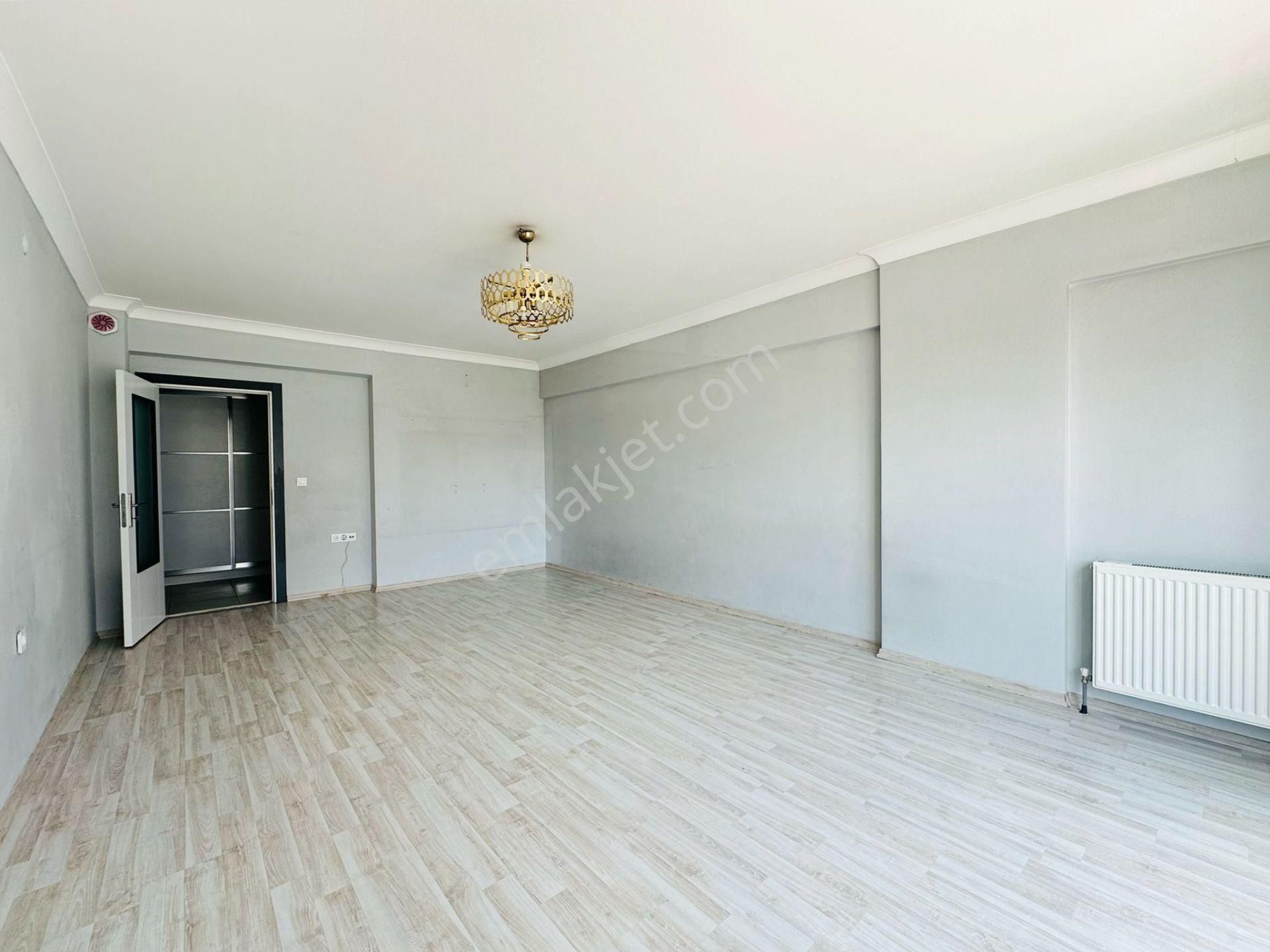 Battalgazi Mahallesinde Asansörlü Ebeveyn Banyolu 3+1 Ara Katta Full Yapılı Satılık Daire !! - Görsel 4