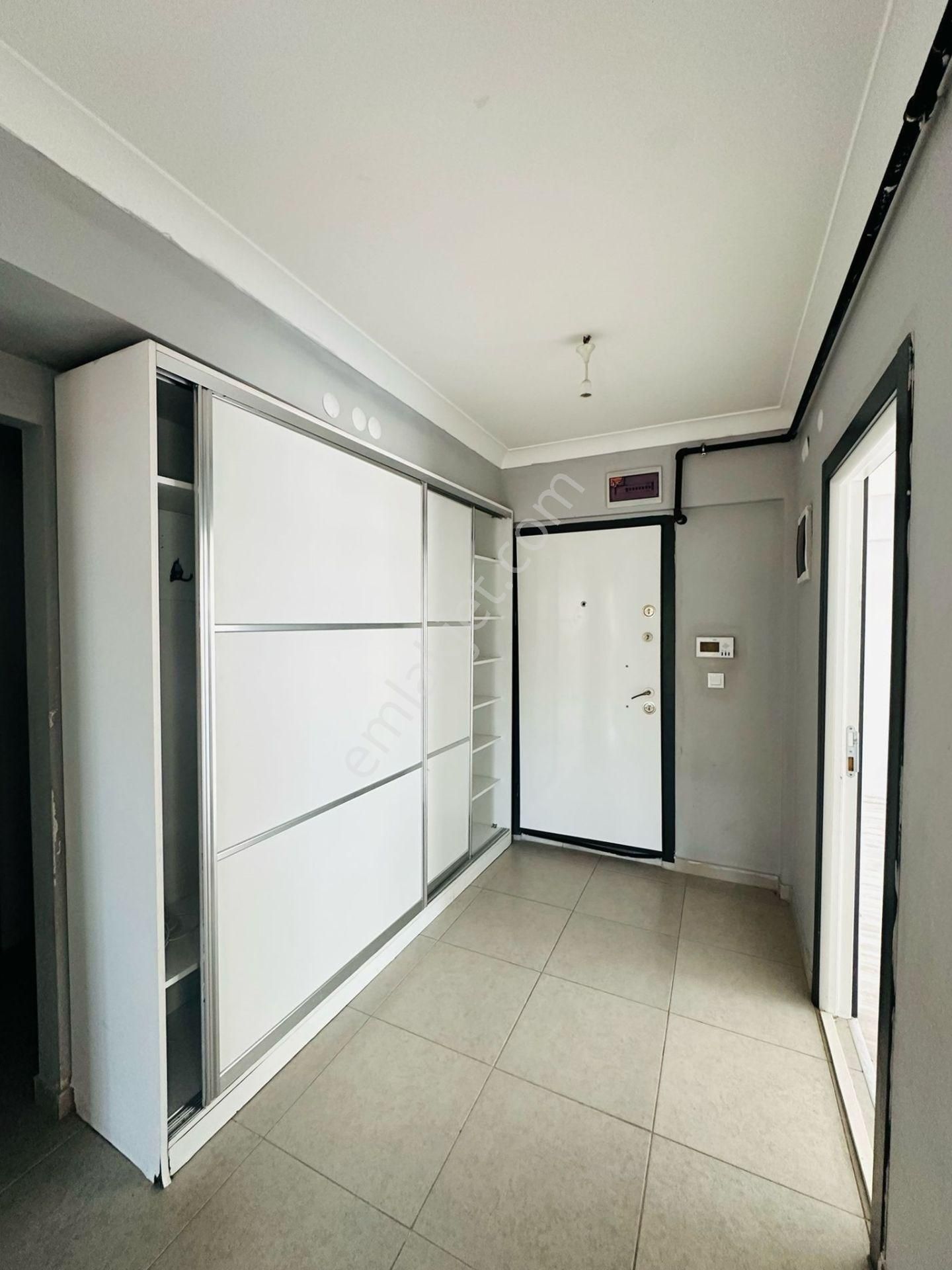 Battalgazi Mahallesinde Asansörlü Ebeveyn Banyolu 3+1 Ara Katta Full Yapılı Satılık Daire !! - Görsel 18