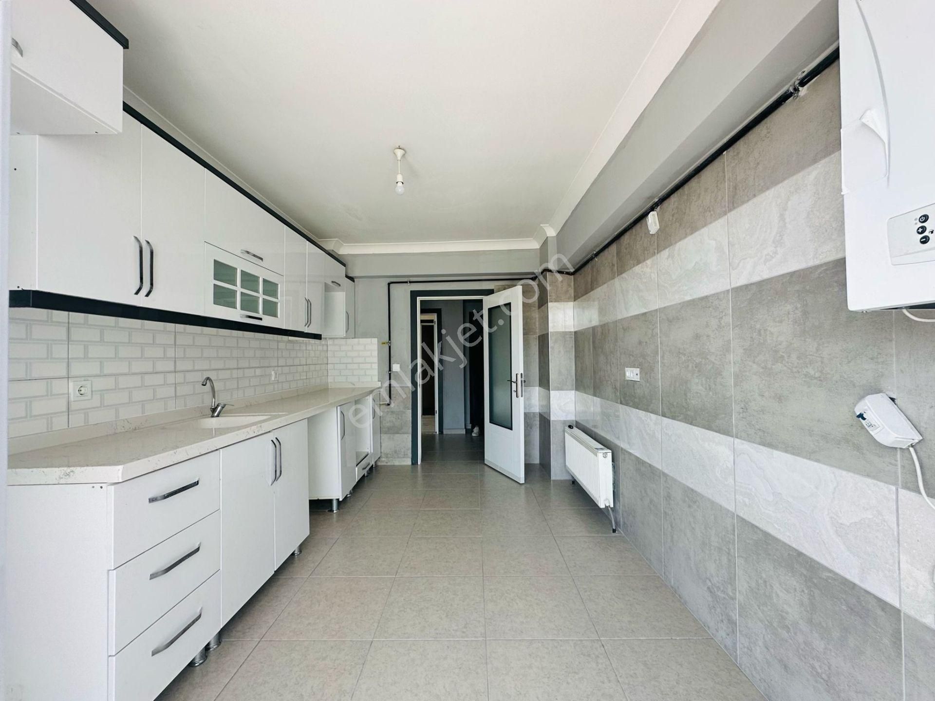 Battalgazi Mahallesinde Asansörlü Ebeveyn Banyolu 3+1 Ara Katta Full Yapılı Satılık Daire !! - Görsel 8