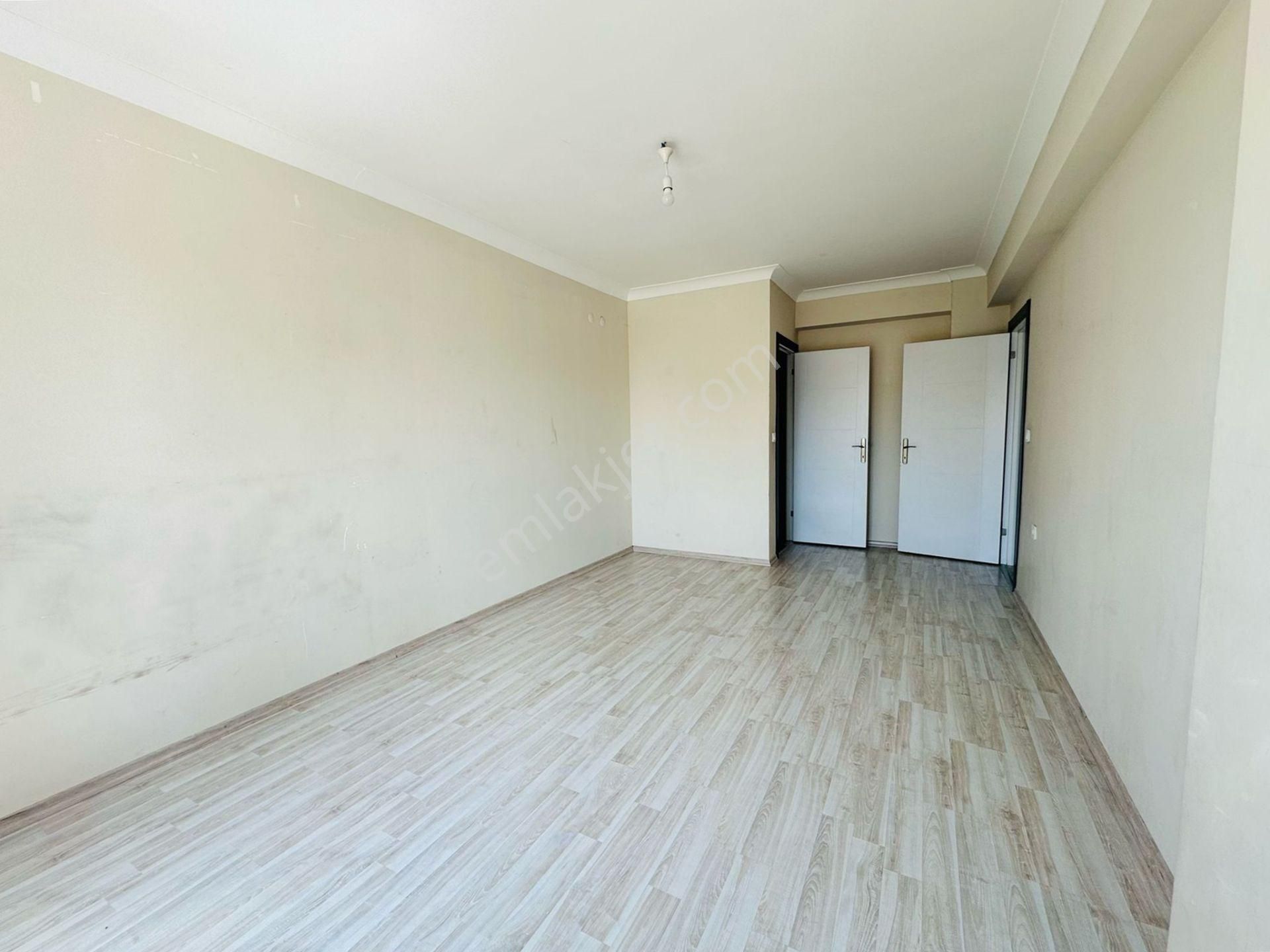 Battalgazi Mahallesinde Asansörlü Ebeveyn Banyolu 3+1 Ara Katta Full Yapılı Satılık Daire !! - Görsel 12