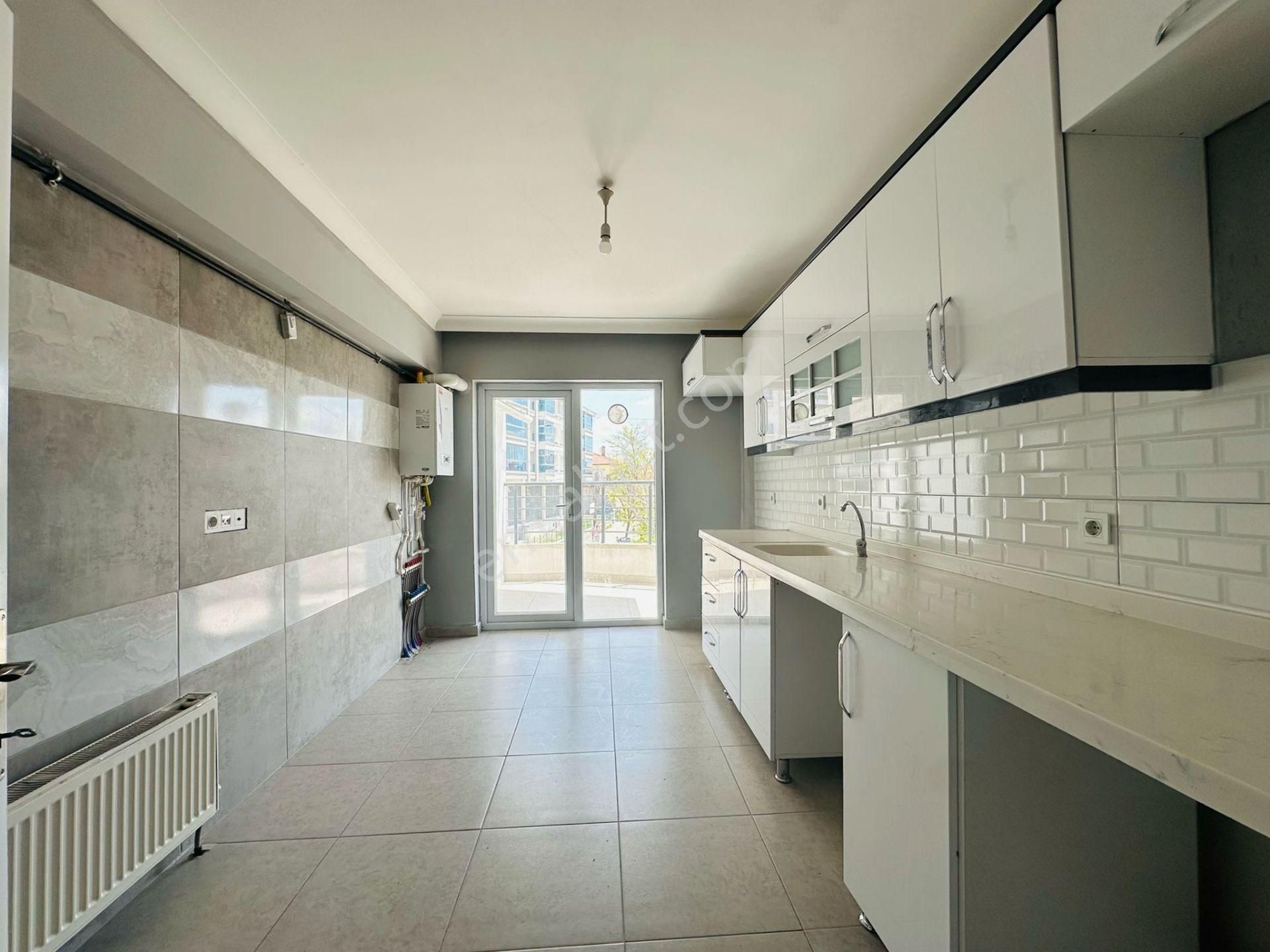 Battalgazi Mahallesinde Asansörlü Ebeveyn Banyolu 3+1 Ara Katta Full Yapılı Satılık Daire !! - Görsel 5