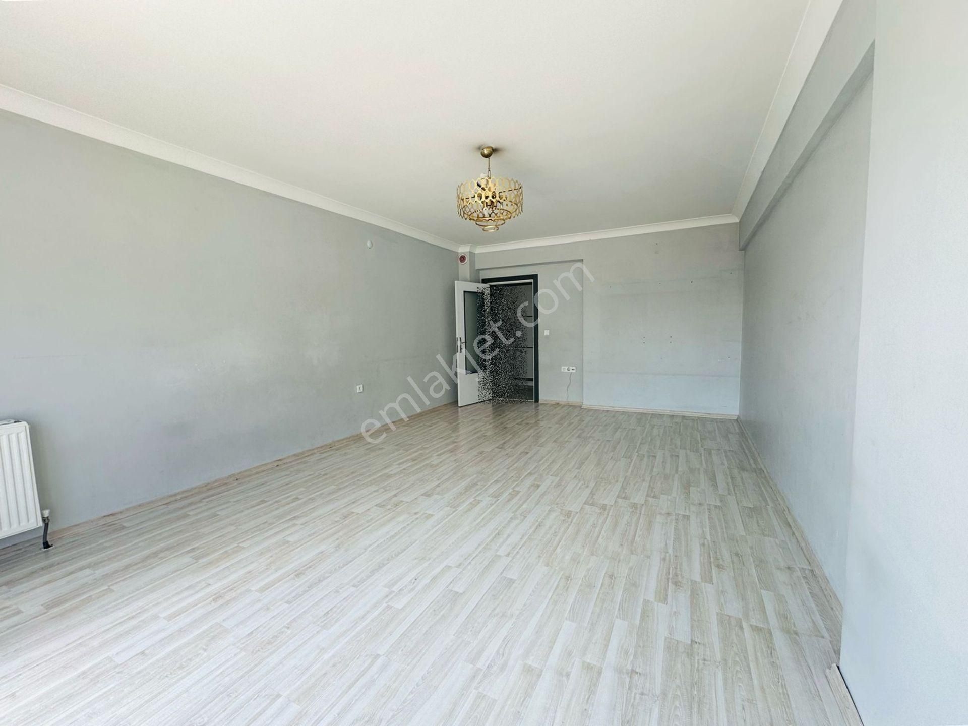 Battalgazi Mahallesinde Asansörlü Ebeveyn Banyolu 3+1 Ara Katta Full Yapılı Satılık Daire !! - Görsel 3