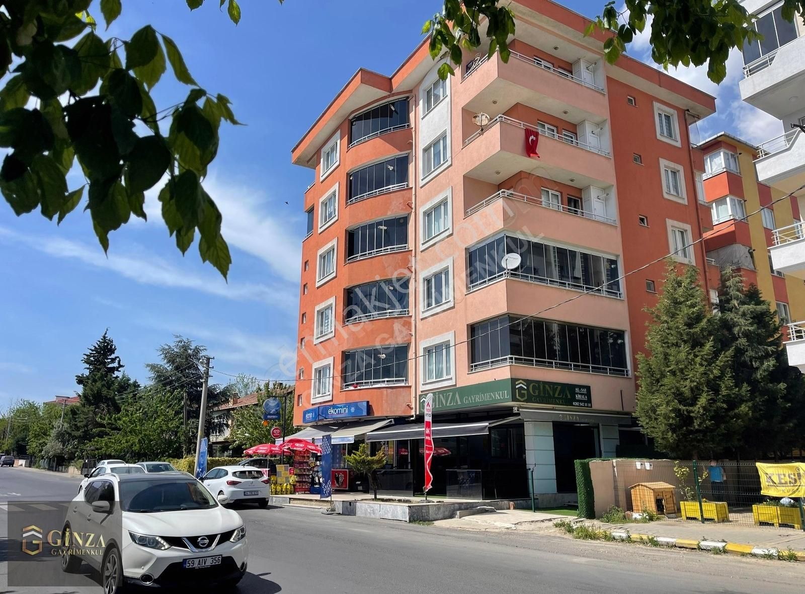 Alipaşa Mah. Tenis Cafe Karşısı,2+1 Balkonlu Boş Kiralık Daire