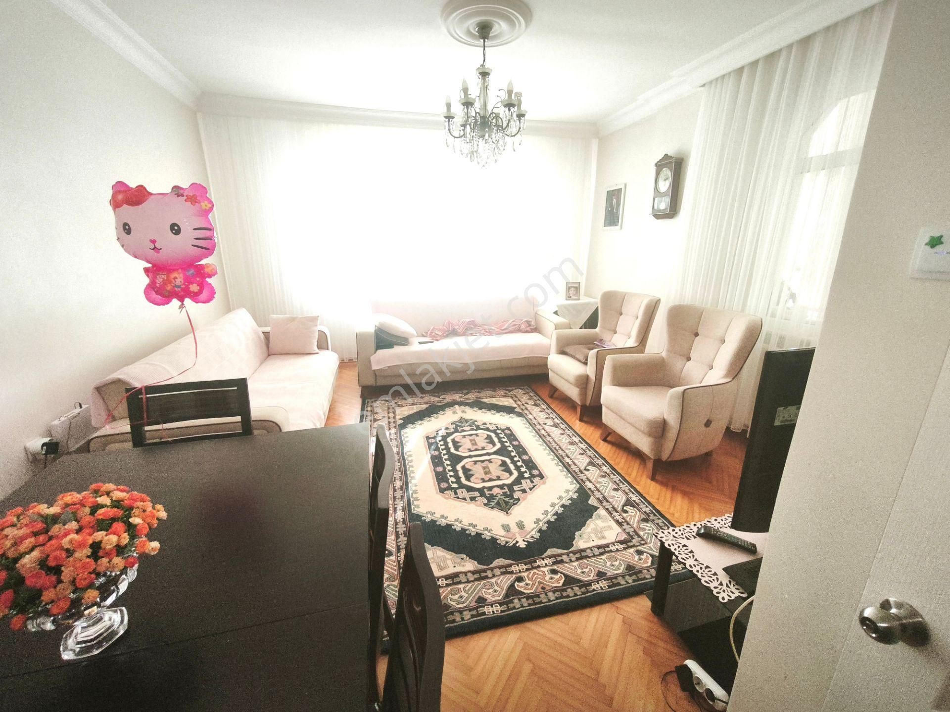 Güngören Akıncılar Mh Tramvaya Yakın 2+1 1.kat Krediye Uygun