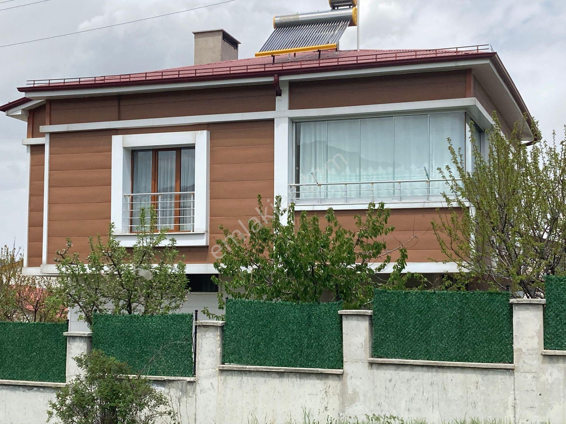 Damla Emlaktan Karşıyakada Satılık Bahçeli Ev - Görsel 18