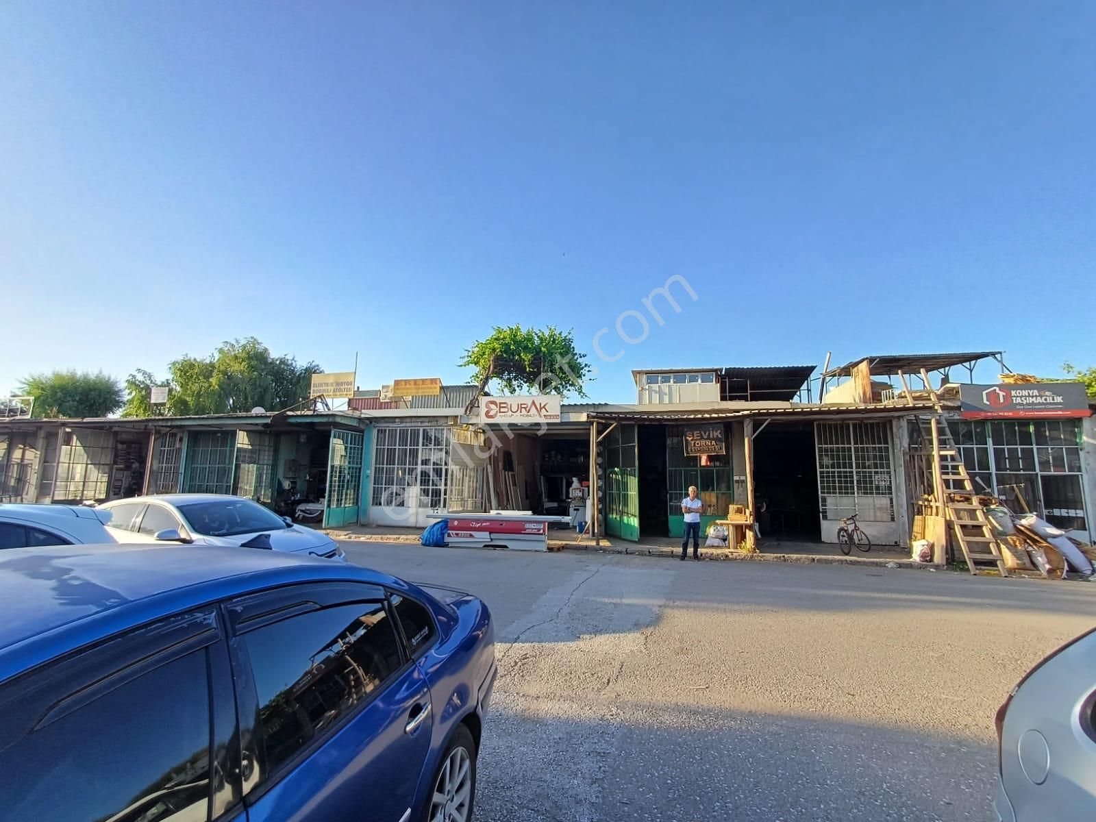 Emrah Çiftci'den Horozluhan Mah.mobilyacılar Sit.satılık 40 M2 Dükkan