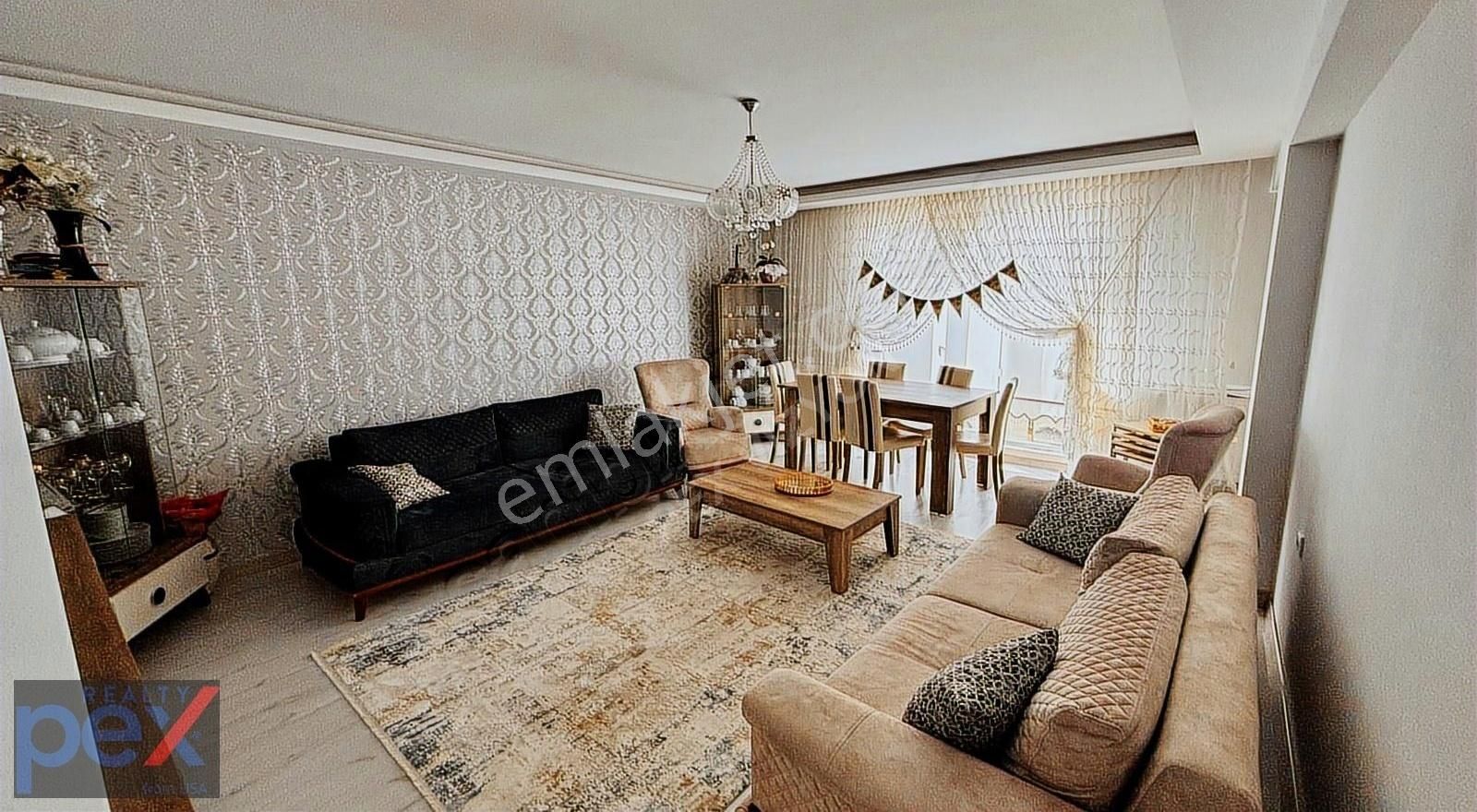 Geniş Lüx Ebeveyn Banyolu Kilerli Park Cepheli Satılık 4+1 Daire