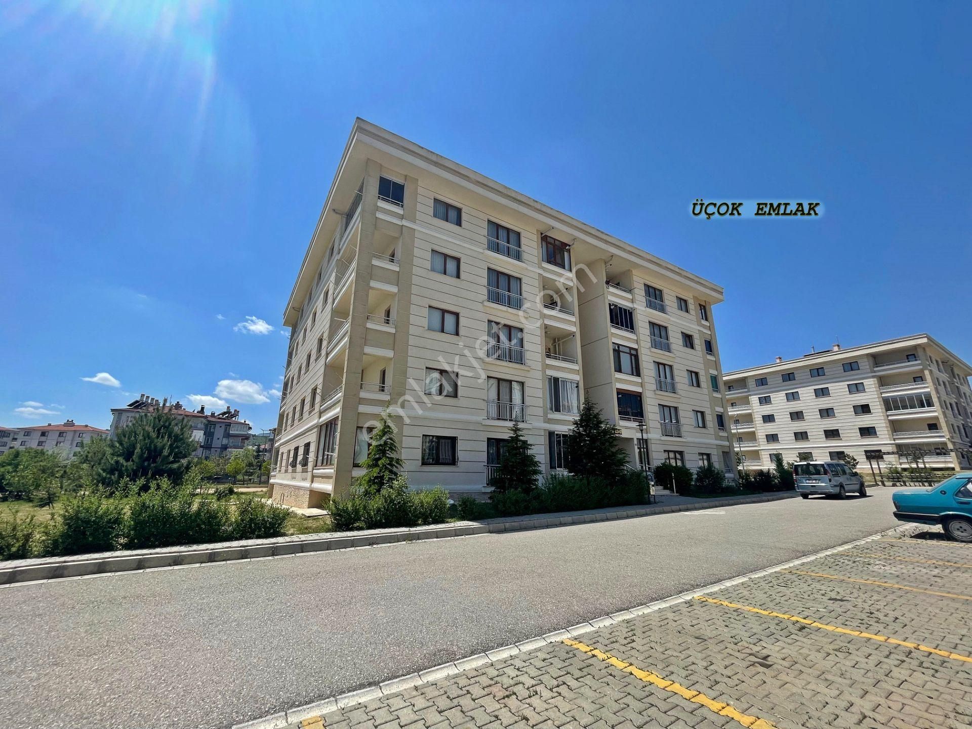 Afyon Üçok Emlaktan Kanlıca Mah 3+1 147m² Satılık Fırsat Daire