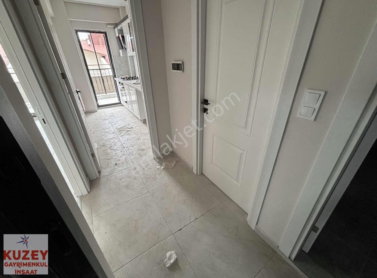 Kepez Meydan Ana Cadde Üzeri 1+1 Kapalı Mutfak Deniz Manzaralı