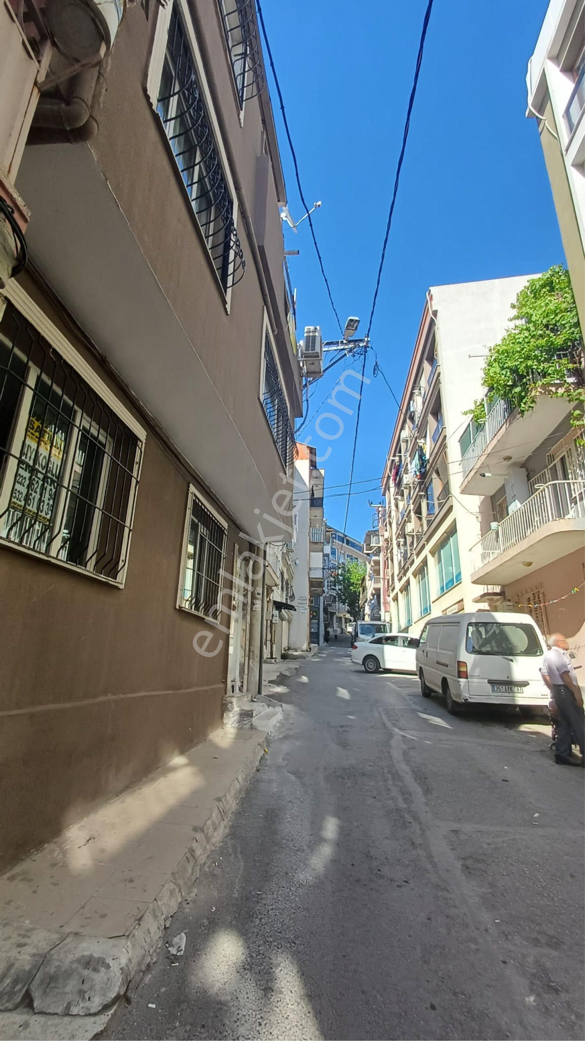 Bozyaka Merkez De Bakımlı Müstakil Ev