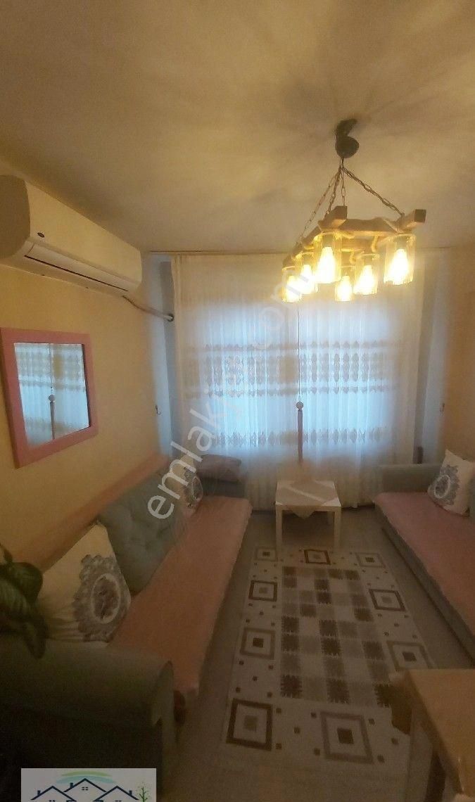 Beyoğlu Kasımpaşa Eşyalı Doğal Gazlı 2+1 Daıre Küçükpiyale Mah Piyaledeğırmenı Sok Aile Apartmanı