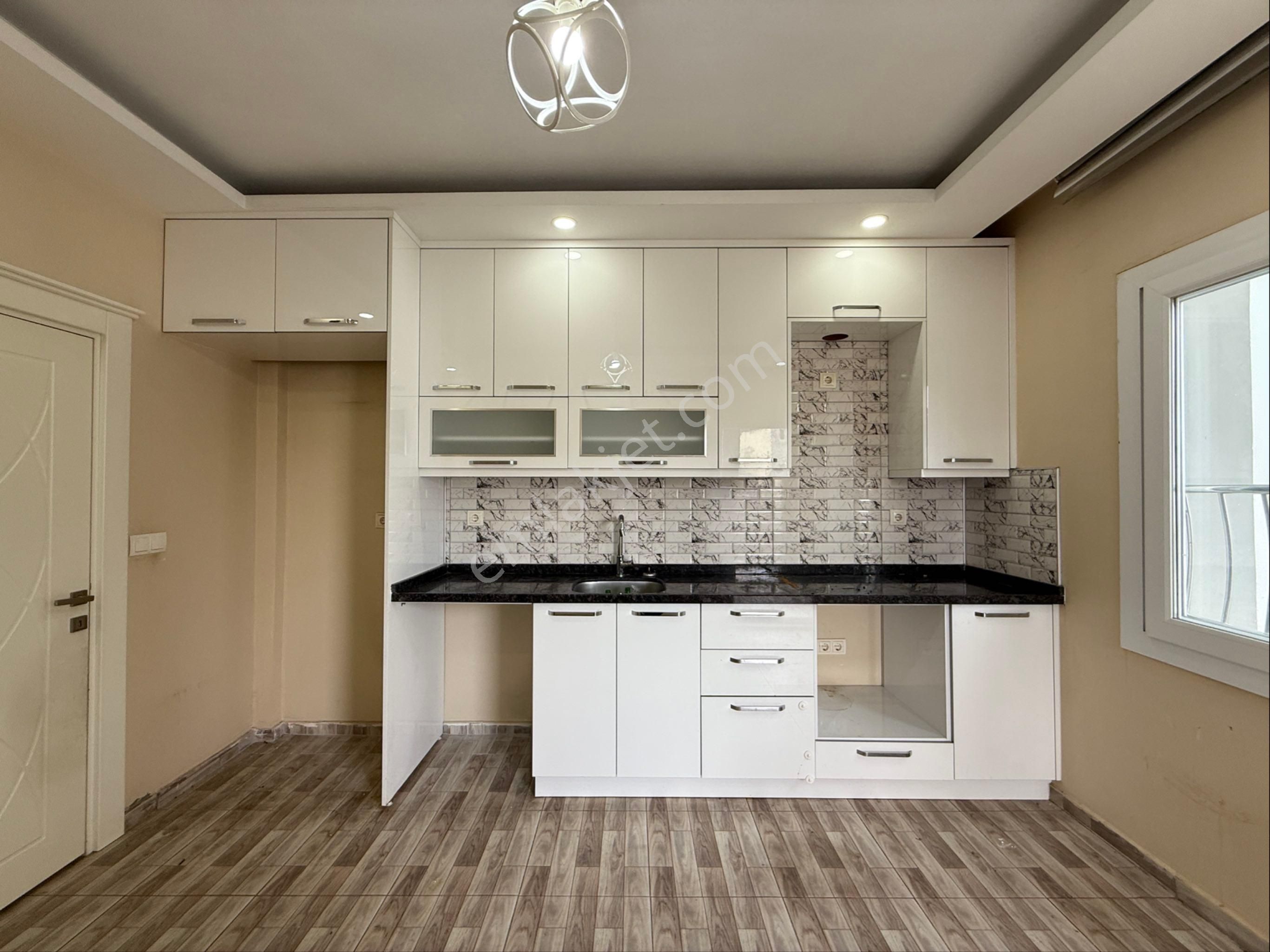 Çift Banyolu Kapalı Mutfak Düşük Katlı Geniş Oturumlu 2+1