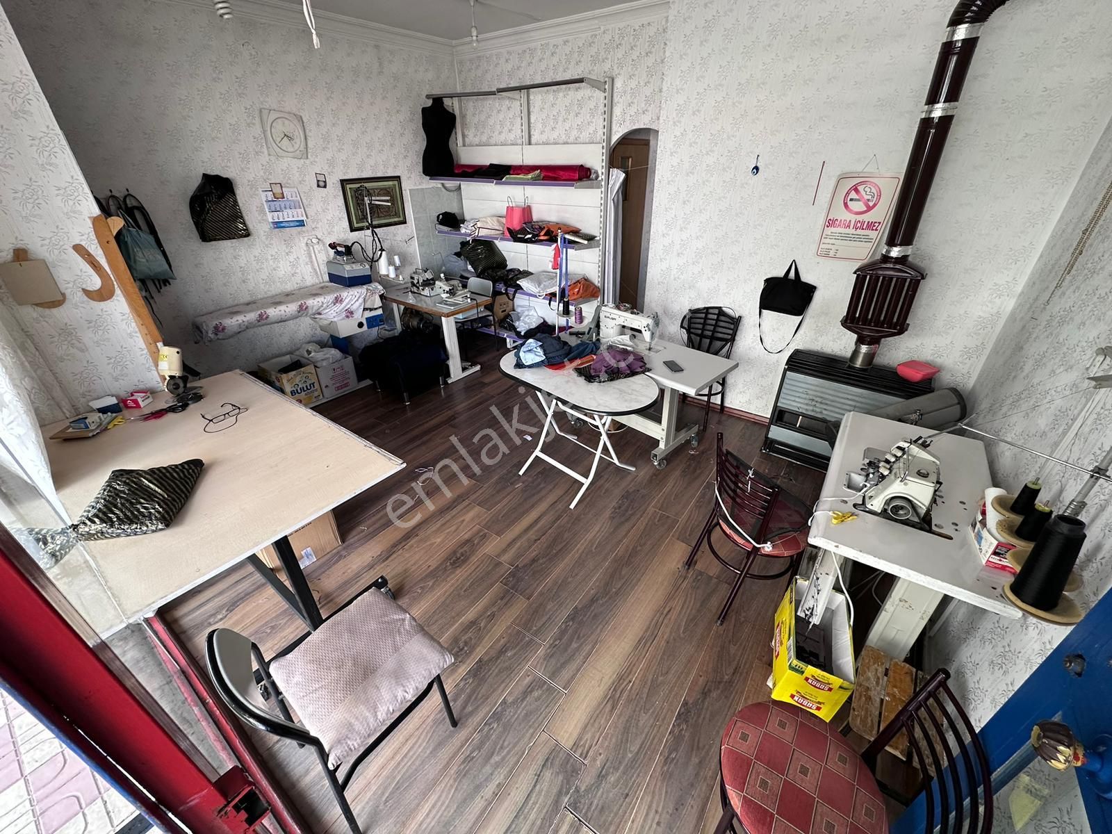 Keçiören Bademlik Yolu Dibinde Satılık 30m2 İskanlı Dükkan