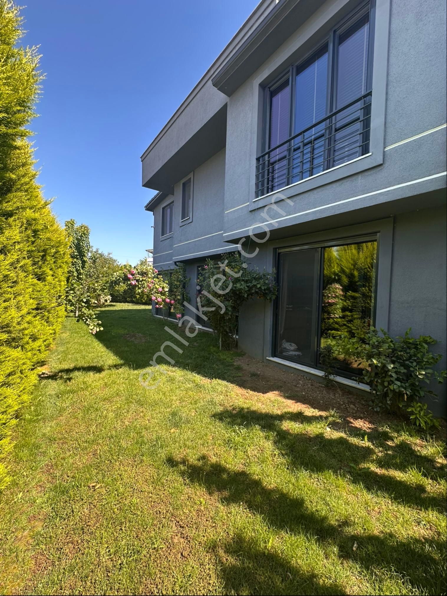 Karacaoba 5+1 , 561 M2 Tam Müstakil Satılık Villa