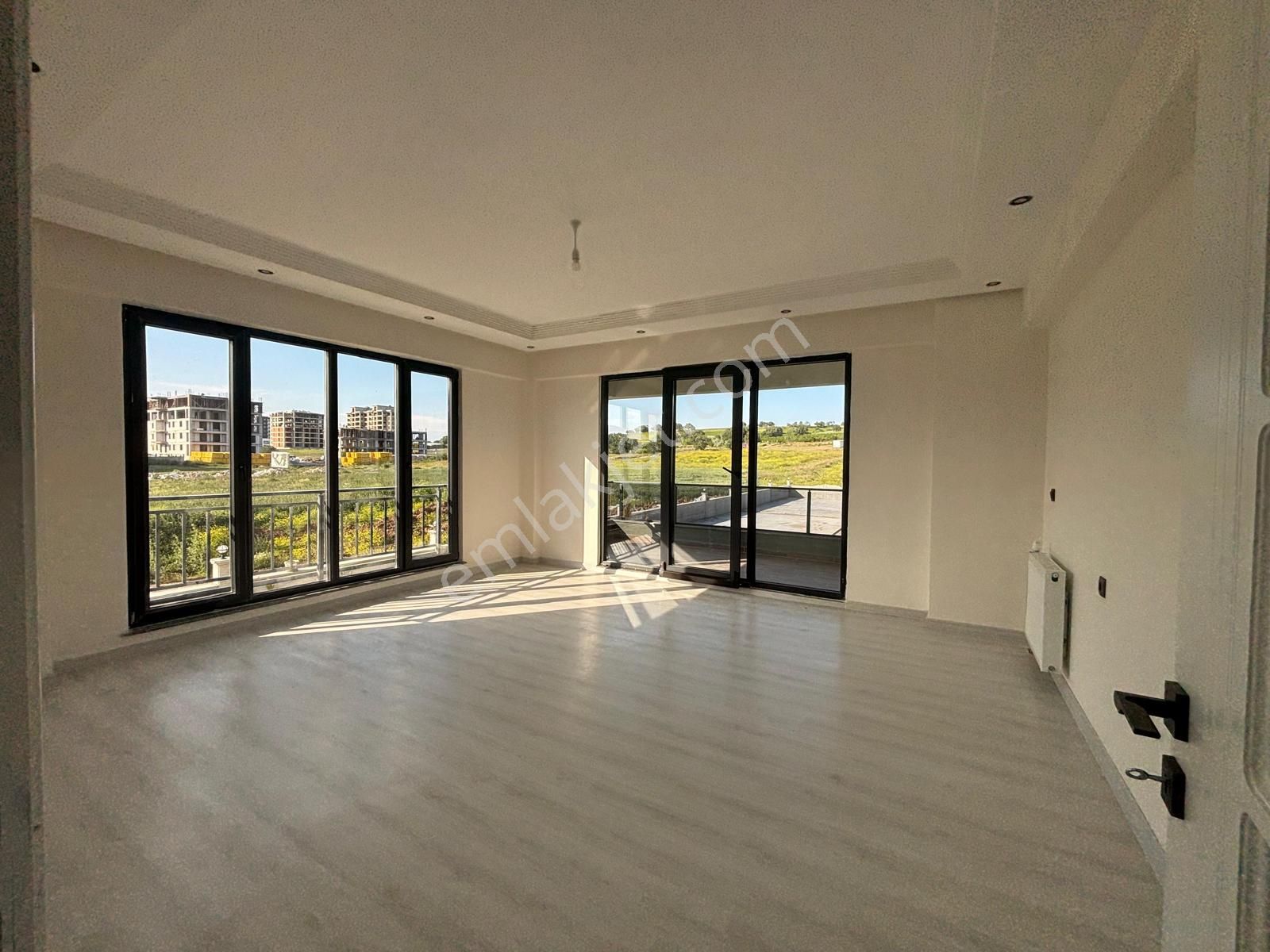 Çanakkale Esenler'de Satılık 3+1 Sıfır Daire