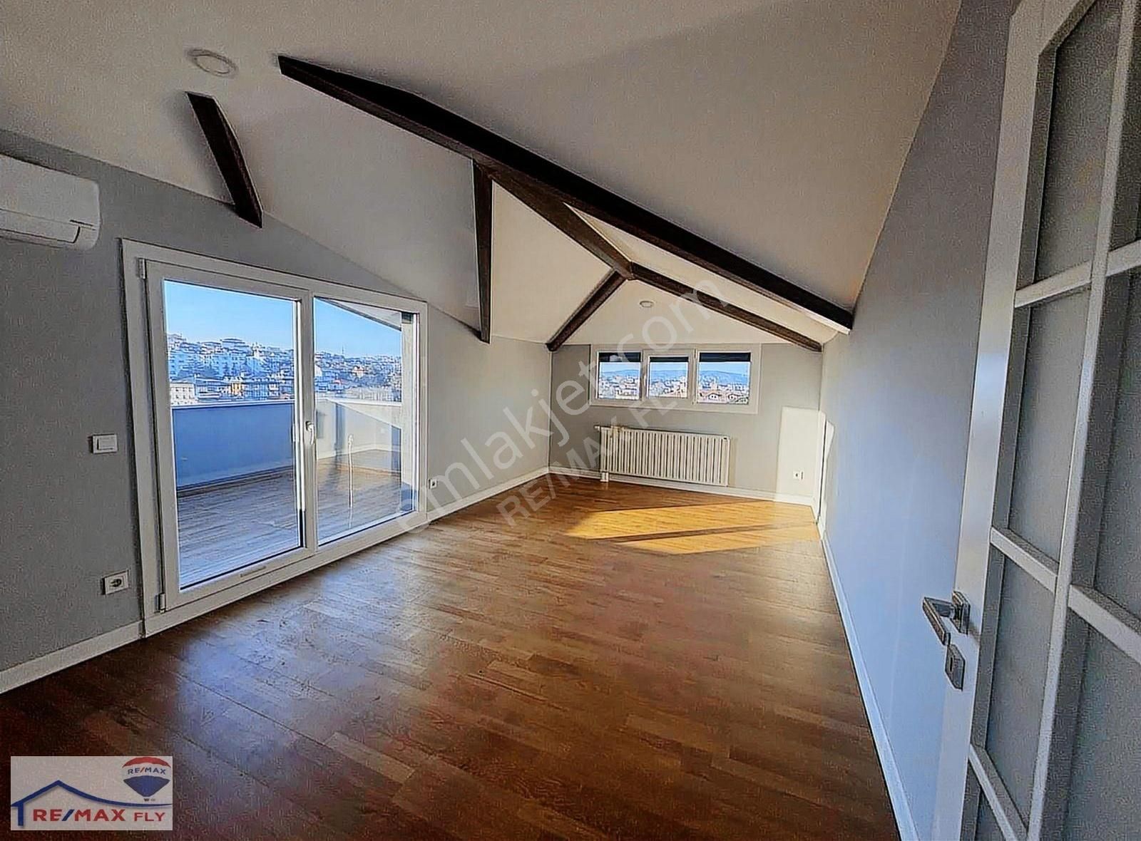 Tarabya Ferahevler'de Butik Sitede Boş 6+1 Çatı Dubleksi - Görsel 5