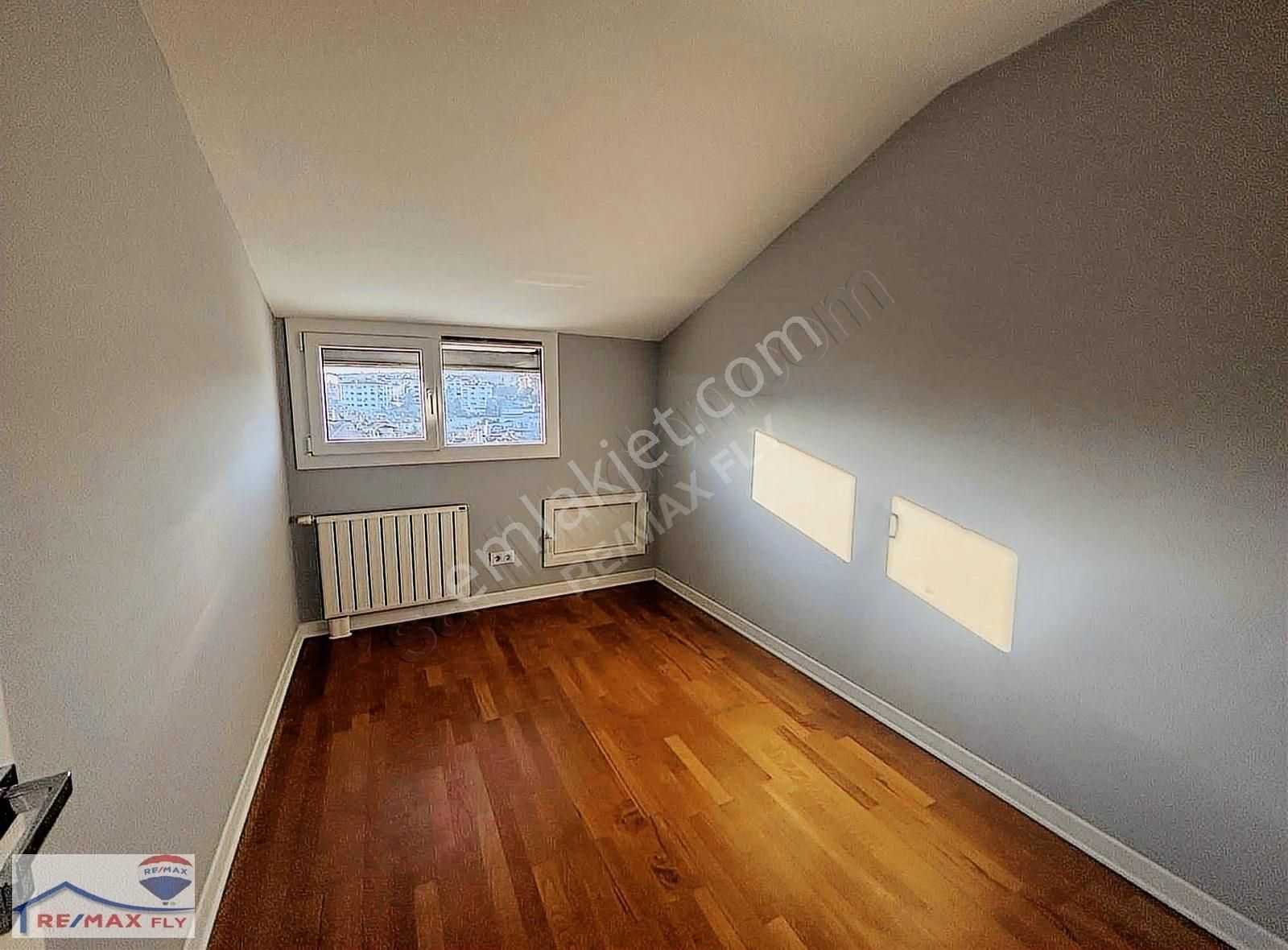 Tarabya Ferahevler'de Butik Sitede Boş 6+1 Çatı Dubleksi - Görsel 2