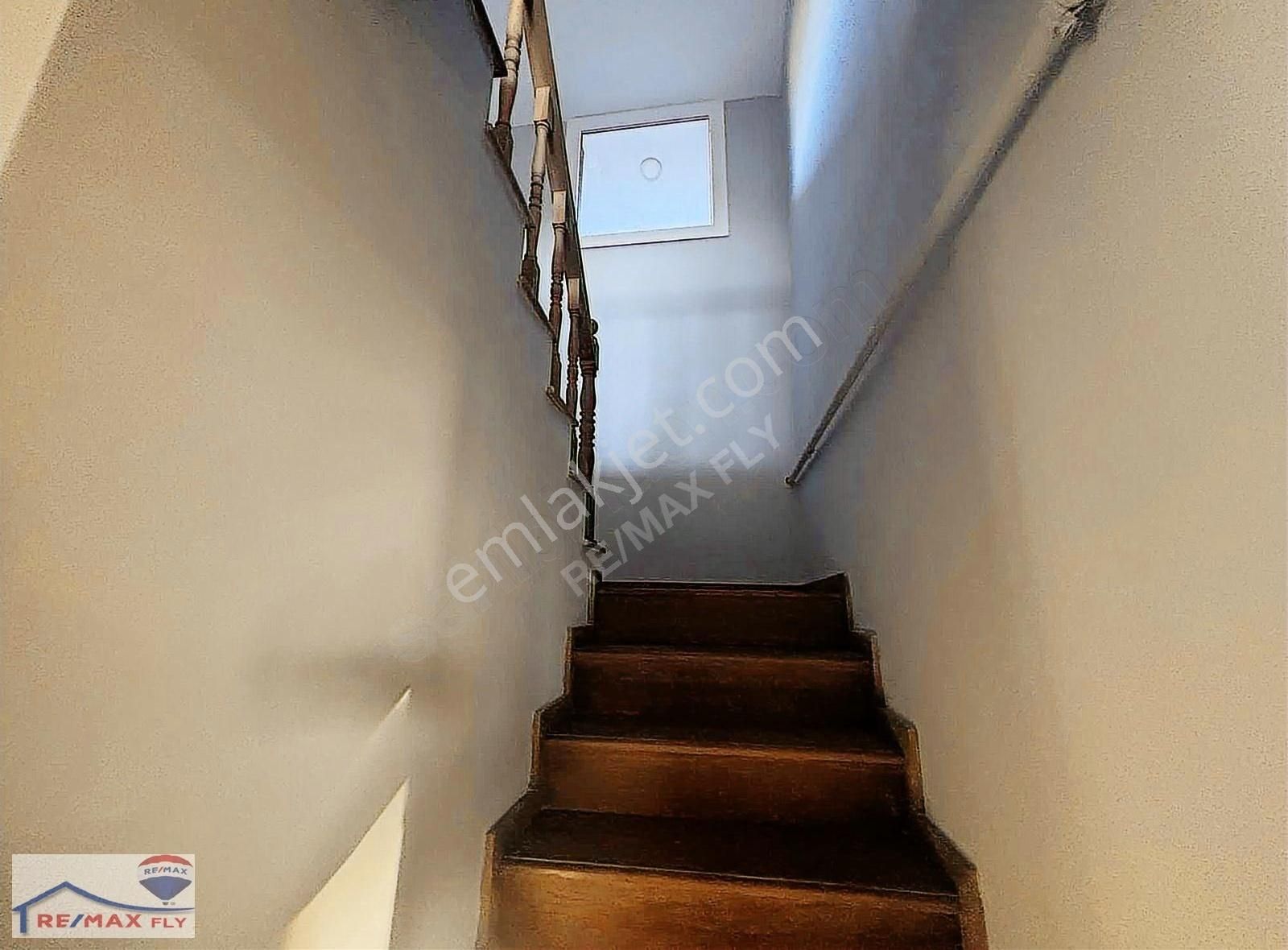 Tarabya Ferahevler'de Butik Sitede Boş 6+1 Çatı Dubleksi - Görsel 9