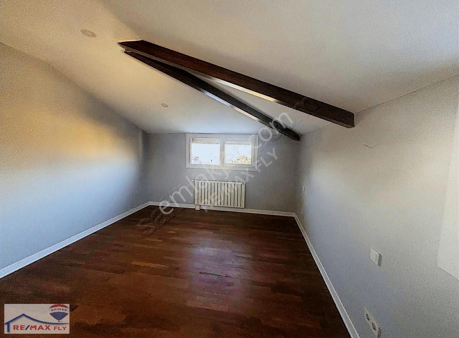 Tarabya Ferahevler'de Butik Sitede Boş 6+1 Çatı Dubleksi - Görsel 4