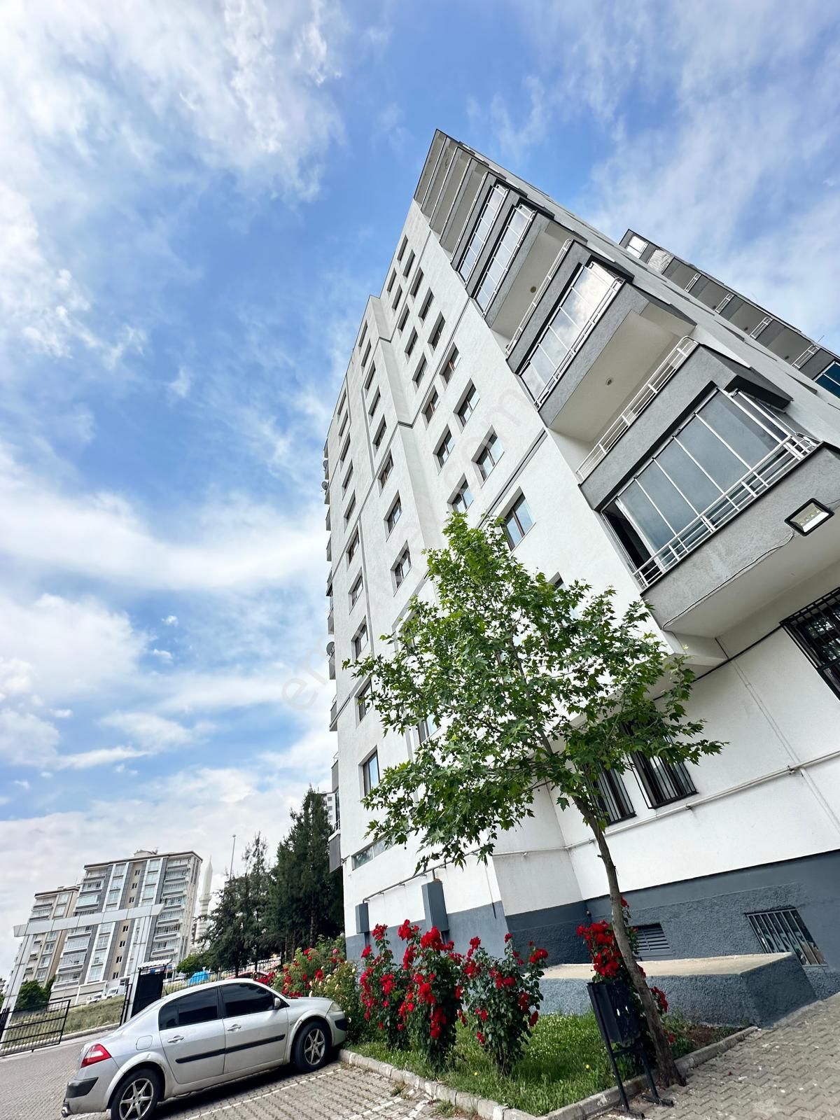 Acil Satılık-kayapınar 75 Mahabad Bulvarında Satılık Hazır Boş Daire
