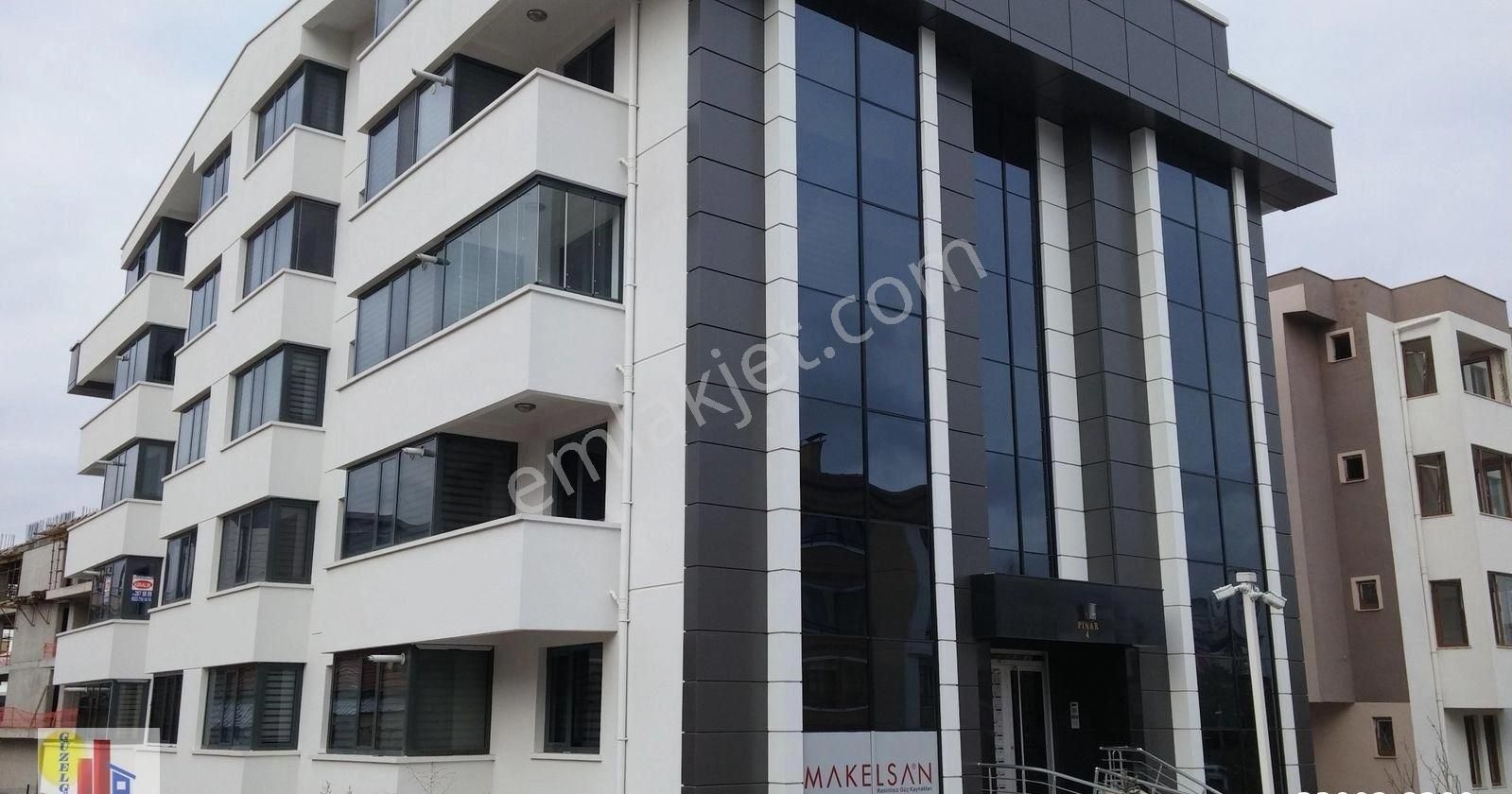 Mustafa Kemal 'de İş Merkezinde Ön Cephe Büro