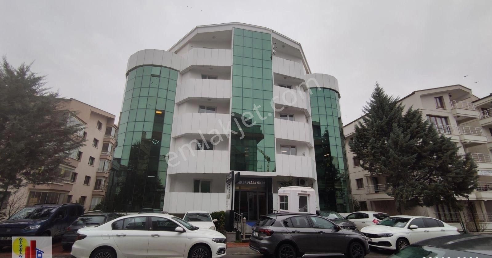 Mustafa Kemal İş Merkezinde 300 M2 Keyifli Ofis