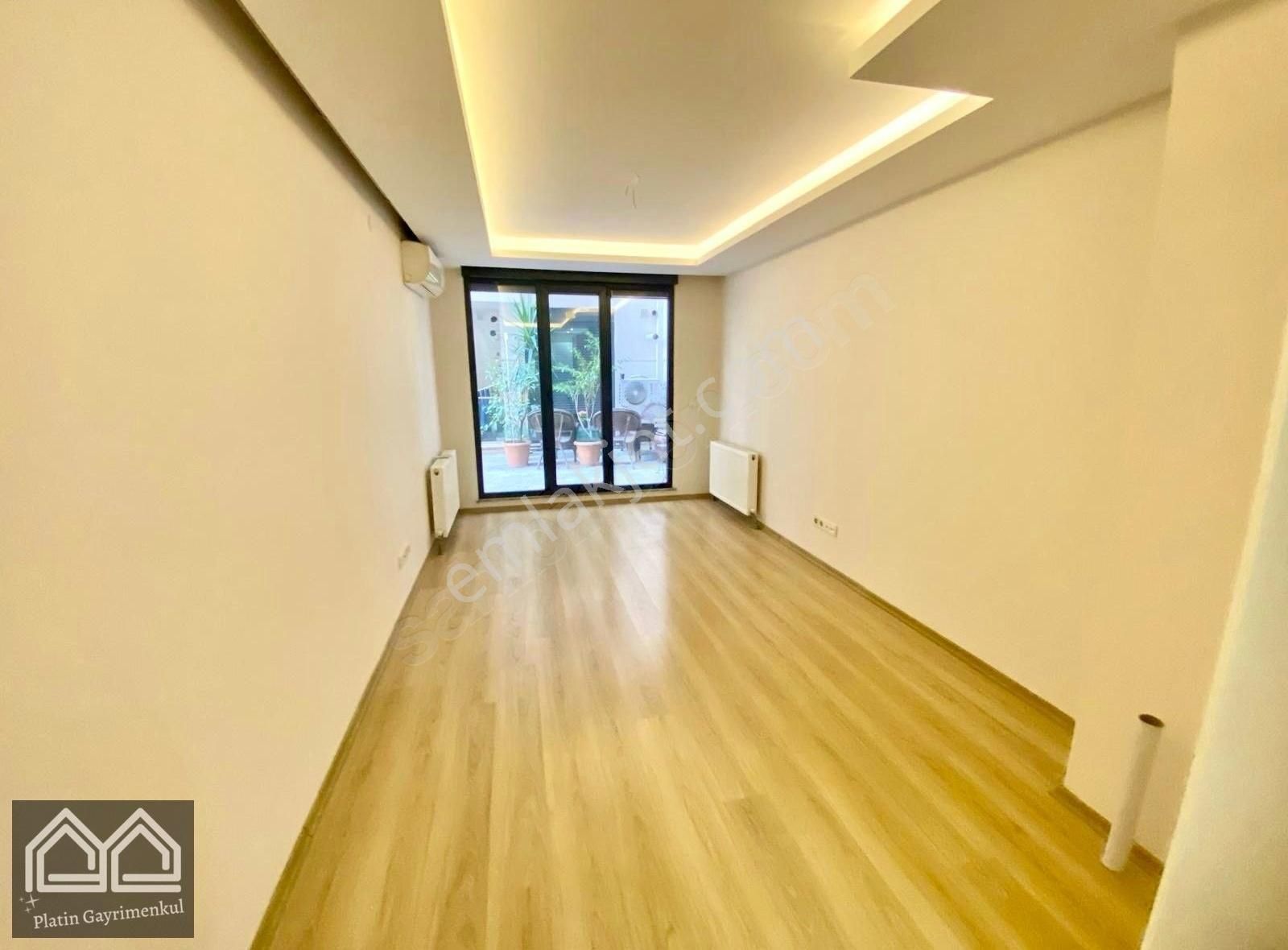 Platin'den İdealtepe'de Butik Site'de Koruya Yakın Teraslı 1+1
